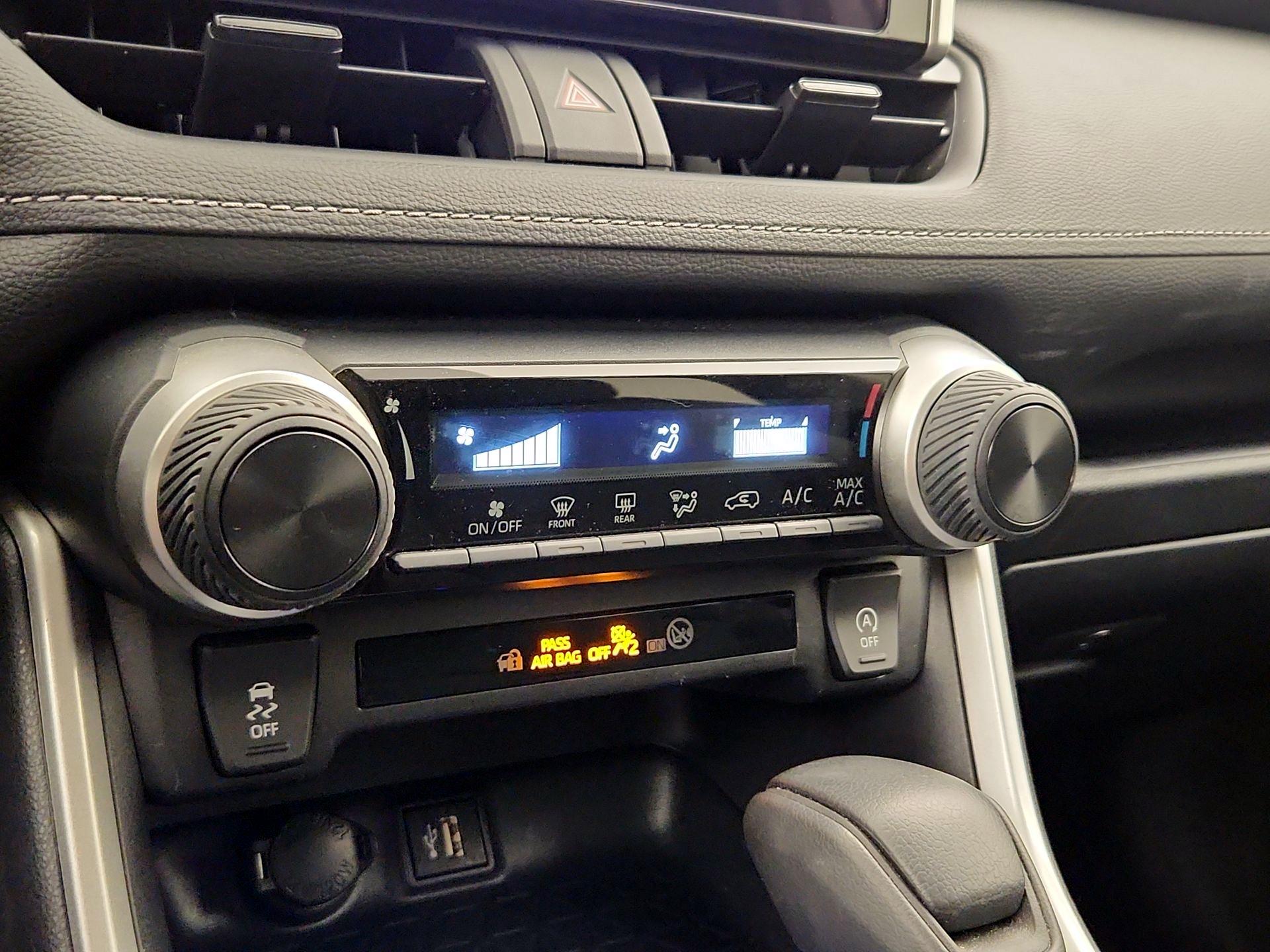 Thumbnail: 2025 Toyota RAV4 - 16