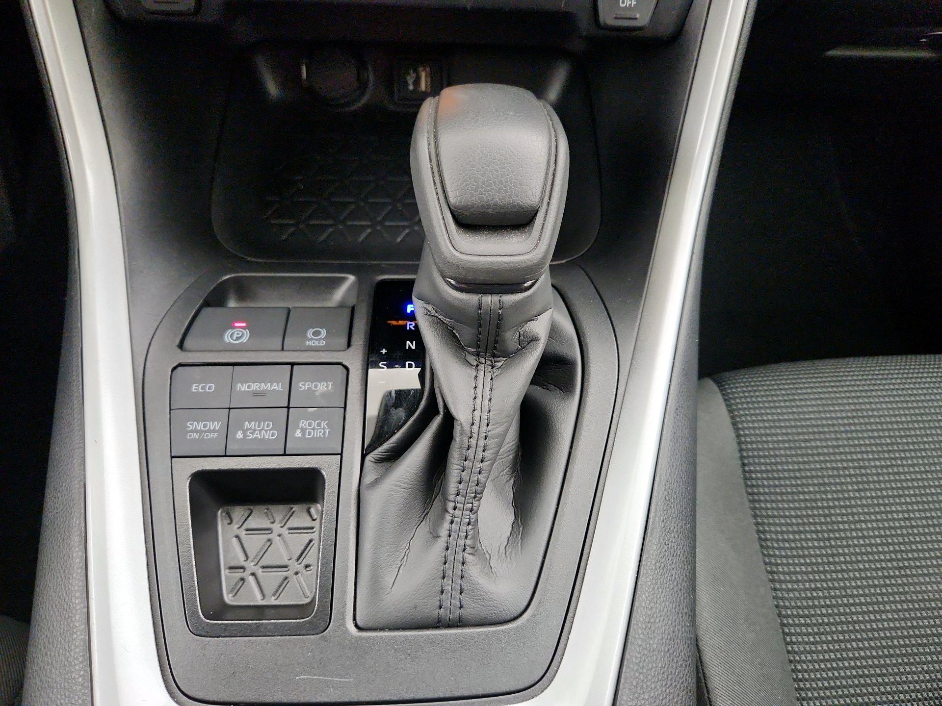 Thumbnail: 2025 Toyota RAV4 - 17