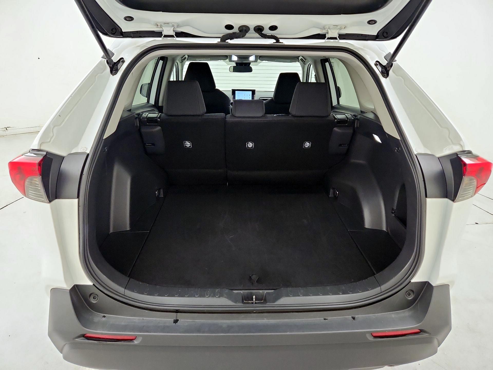 Thumbnail: 2025 Toyota RAV4 - 20