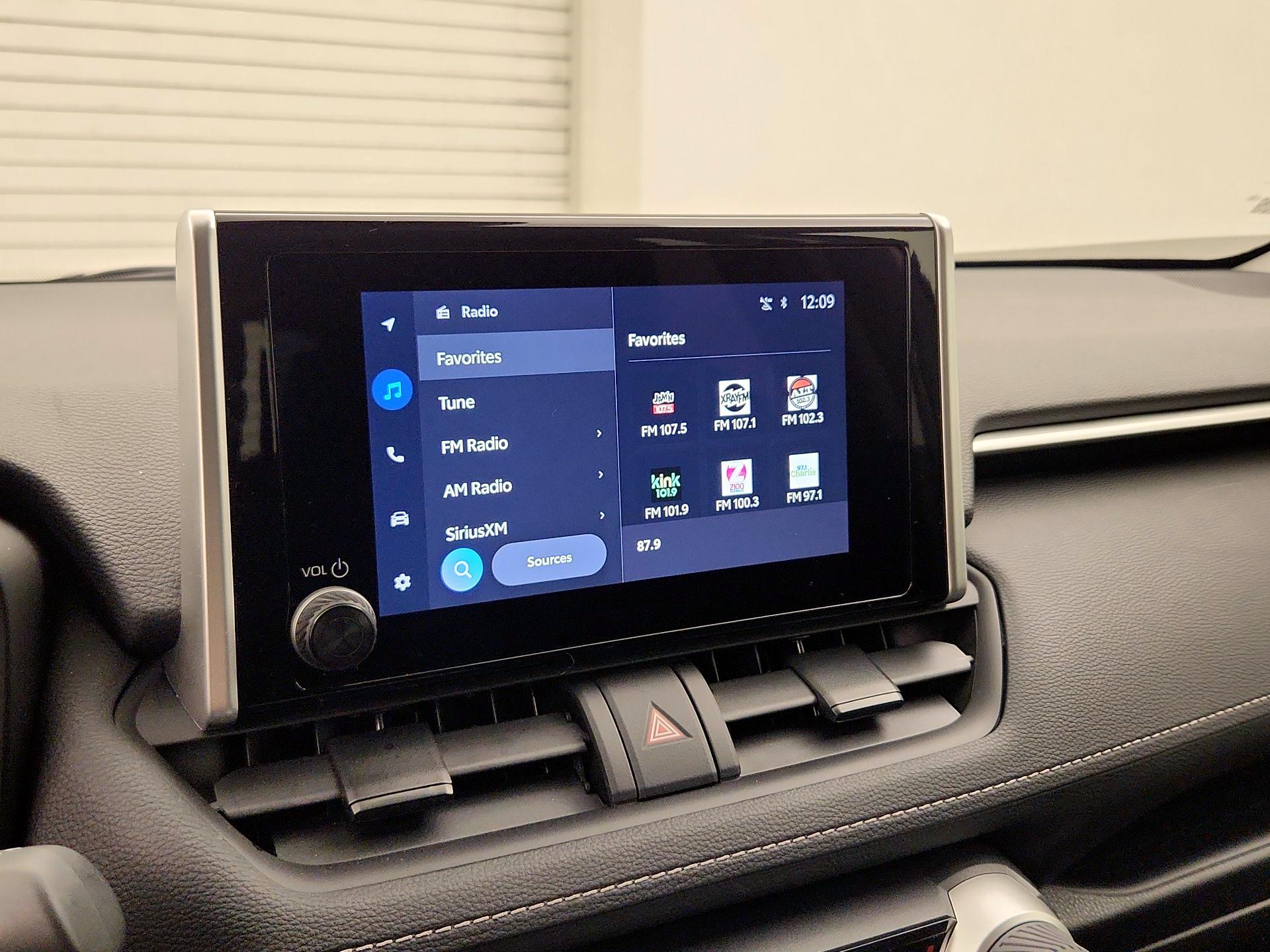 Thumbnail: 2025 Toyota RAV4 - 15