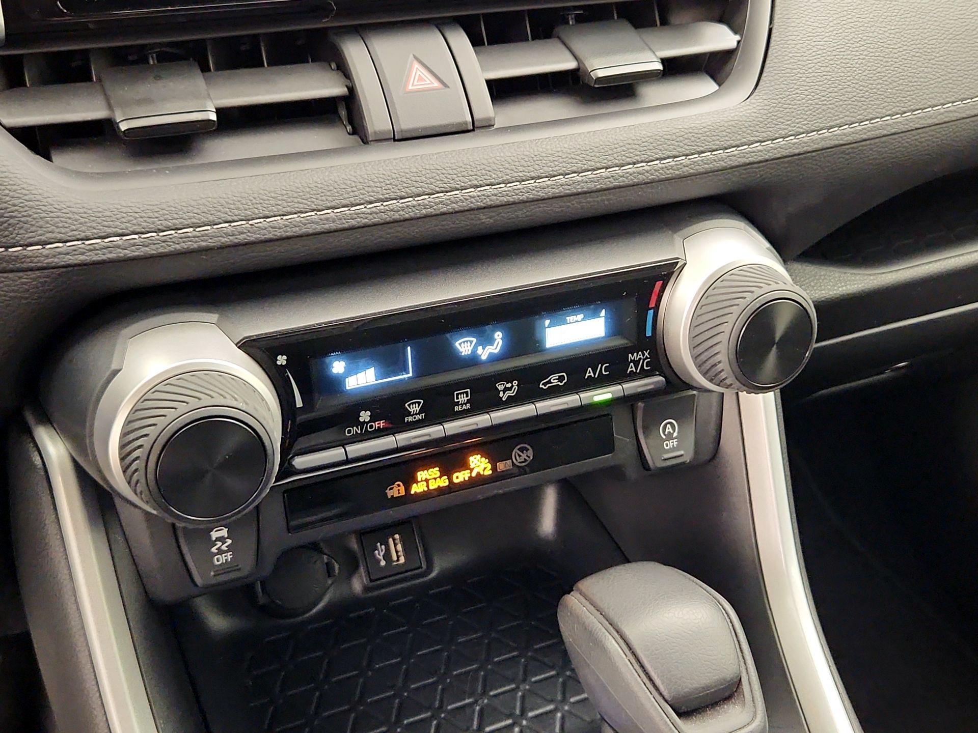 Thumbnail: 2025 Toyota RAV4 - 16