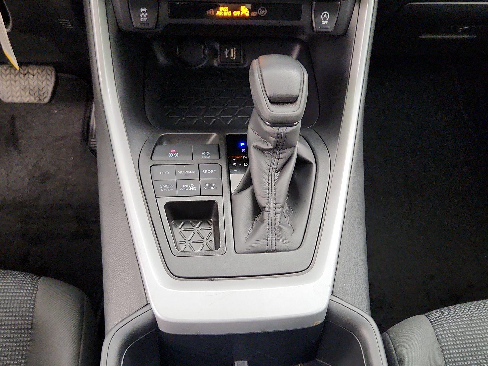 Thumbnail: 2025 Toyota RAV4 - 17