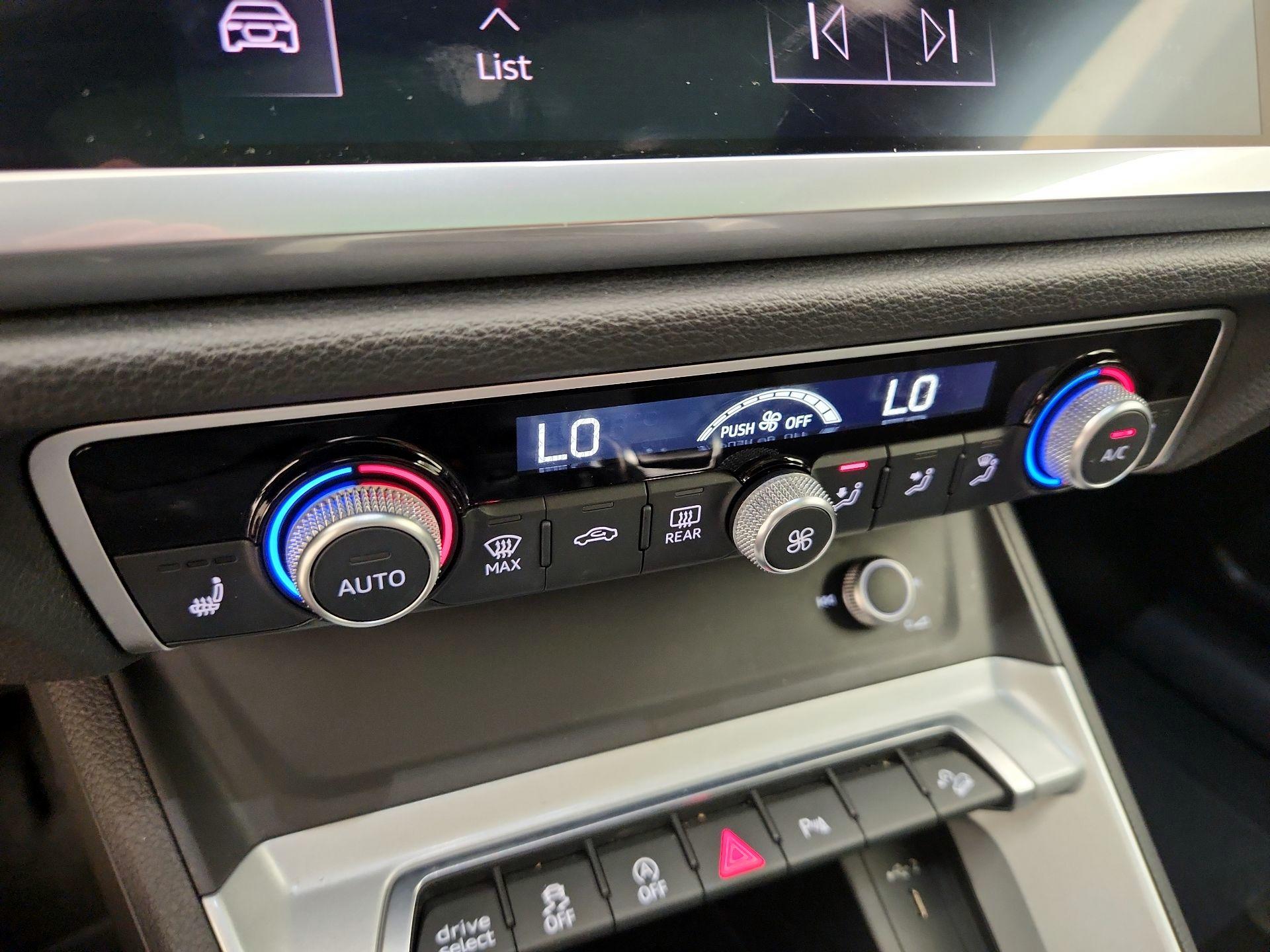 Thumbnail: 2022 Audi Q3 - 16