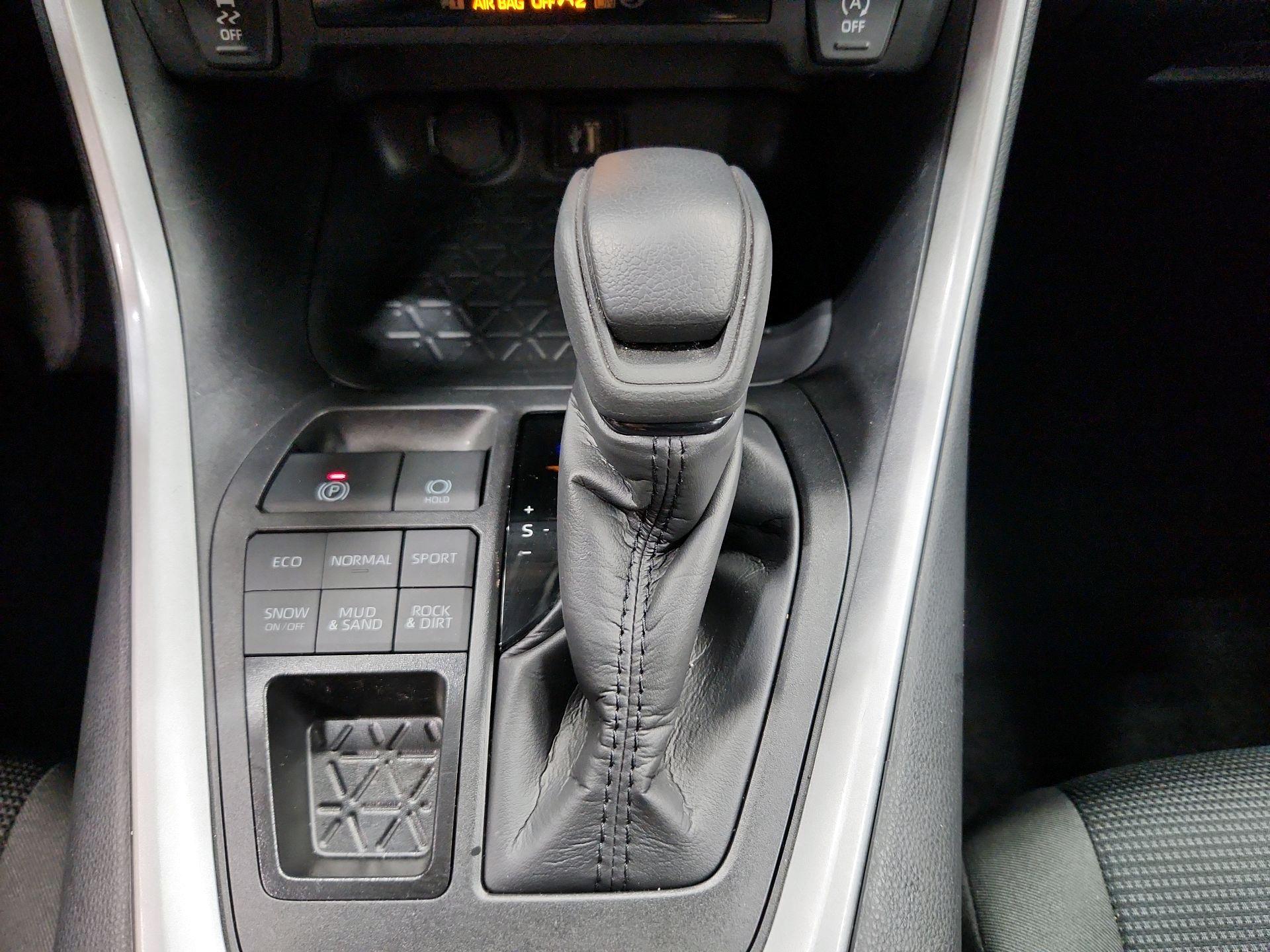 Thumbnail: 2025 Toyota RAV4 - 17