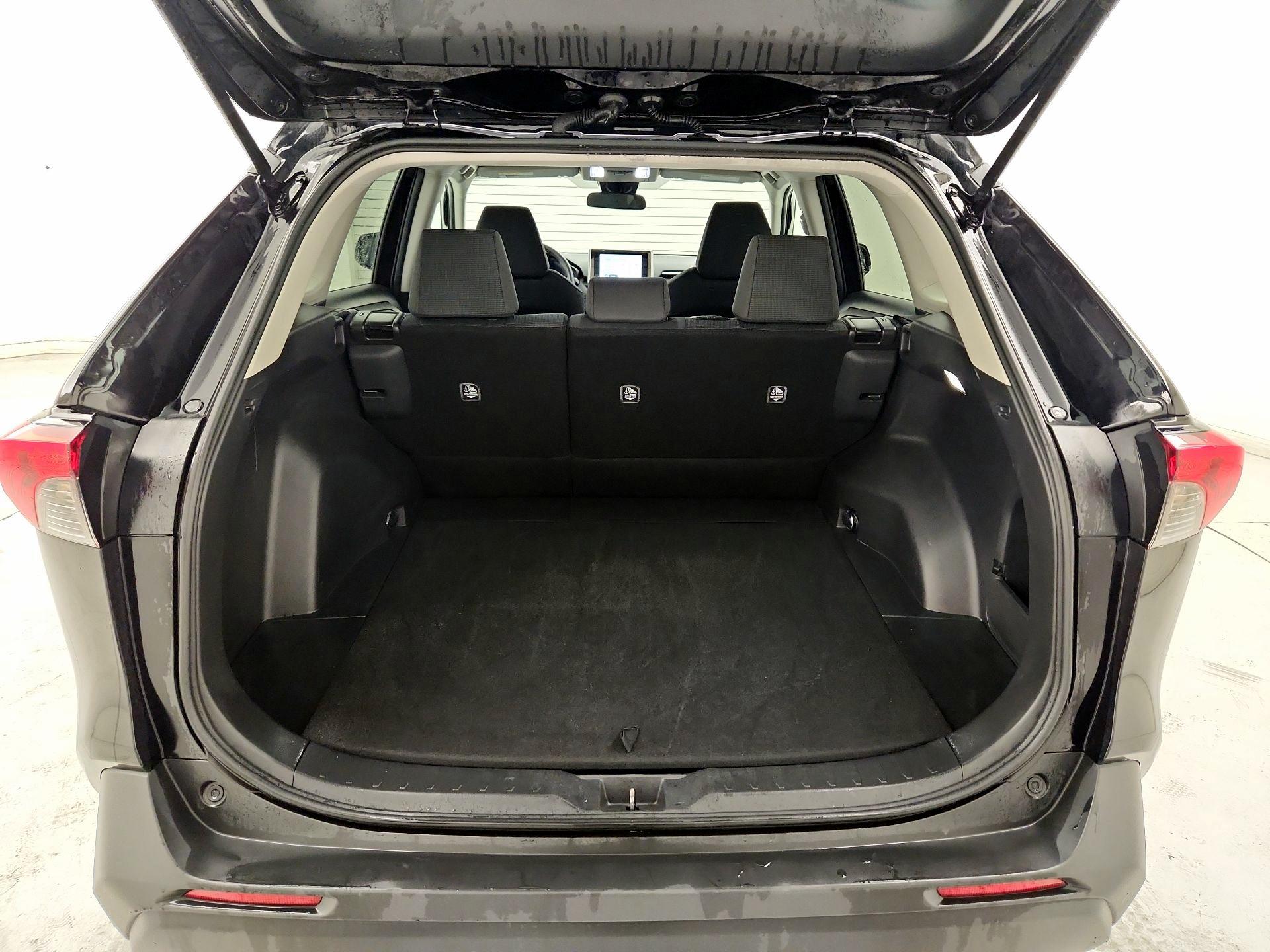 Thumbnail: 2025 Toyota RAV4 - 20