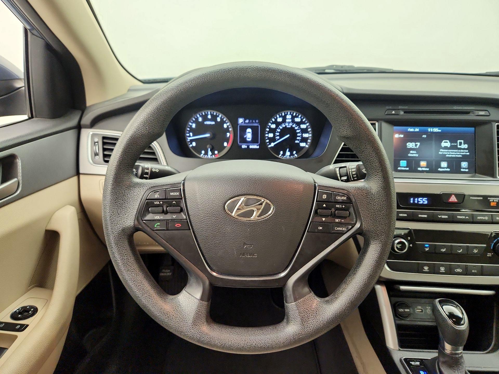 Thumbnail: 2016 Hyundai Sonata - 10
