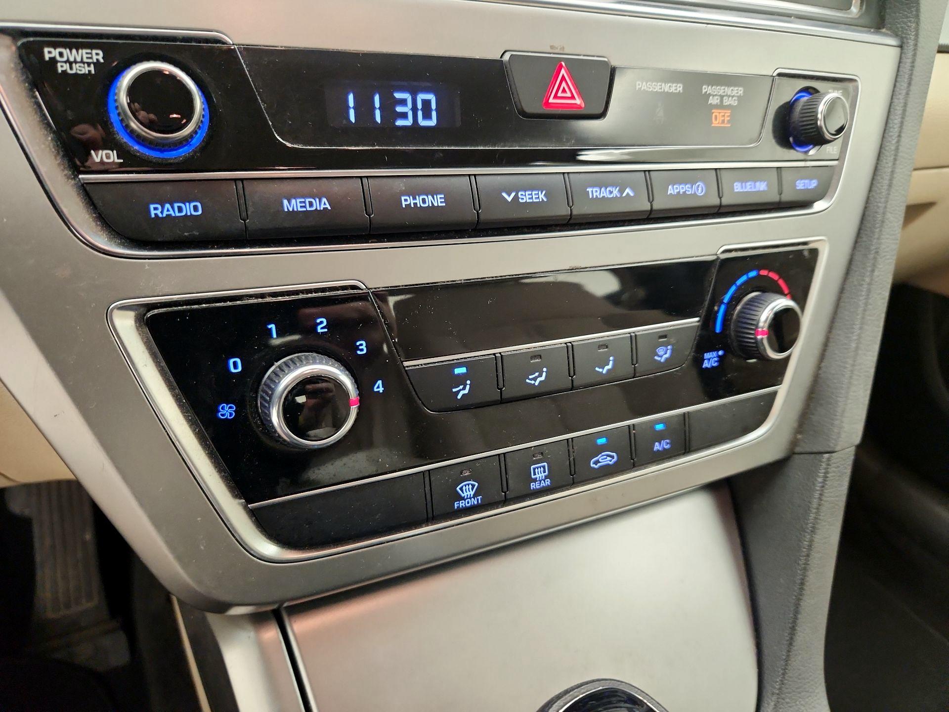 Thumbnail: 2016 Hyundai Sonata - 16