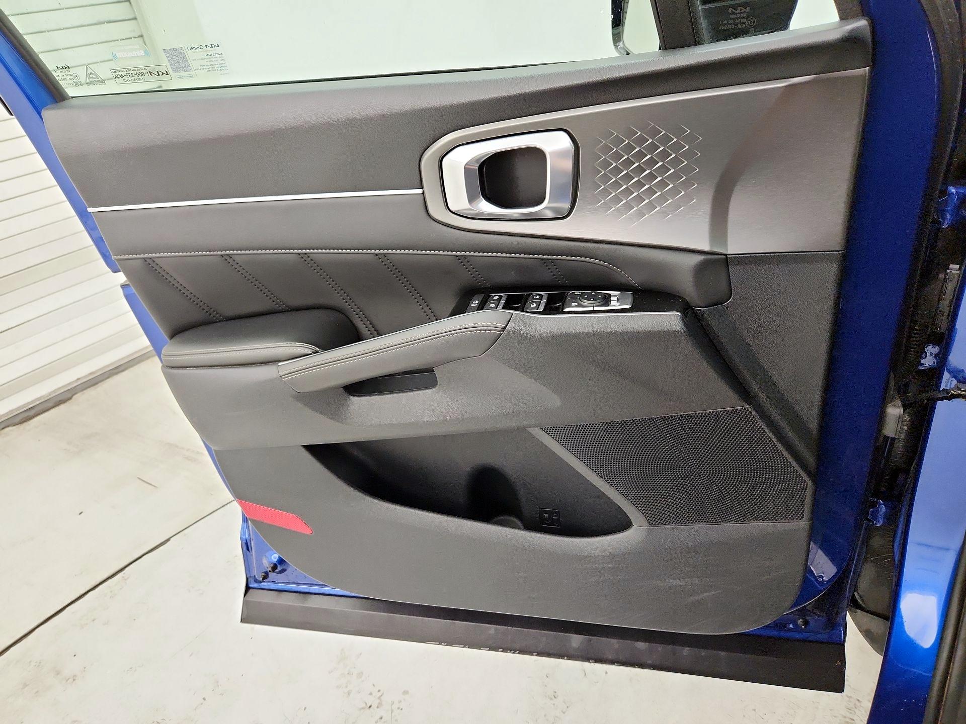 Thumbnail: 2022 Kia Sorento - 12