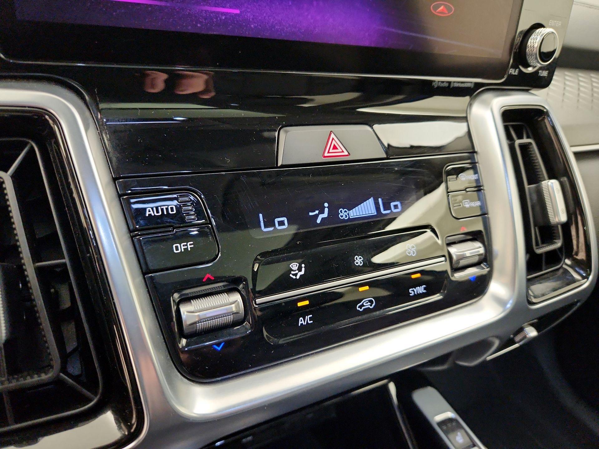 Thumbnail: 2022 Kia Sorento - 17