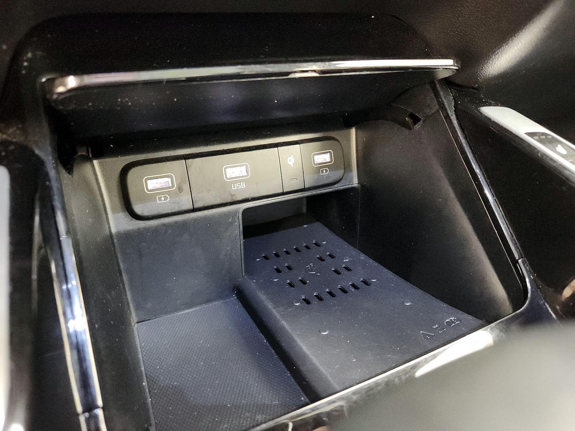 Thumbnail: 2022 Kia Sorento - 19