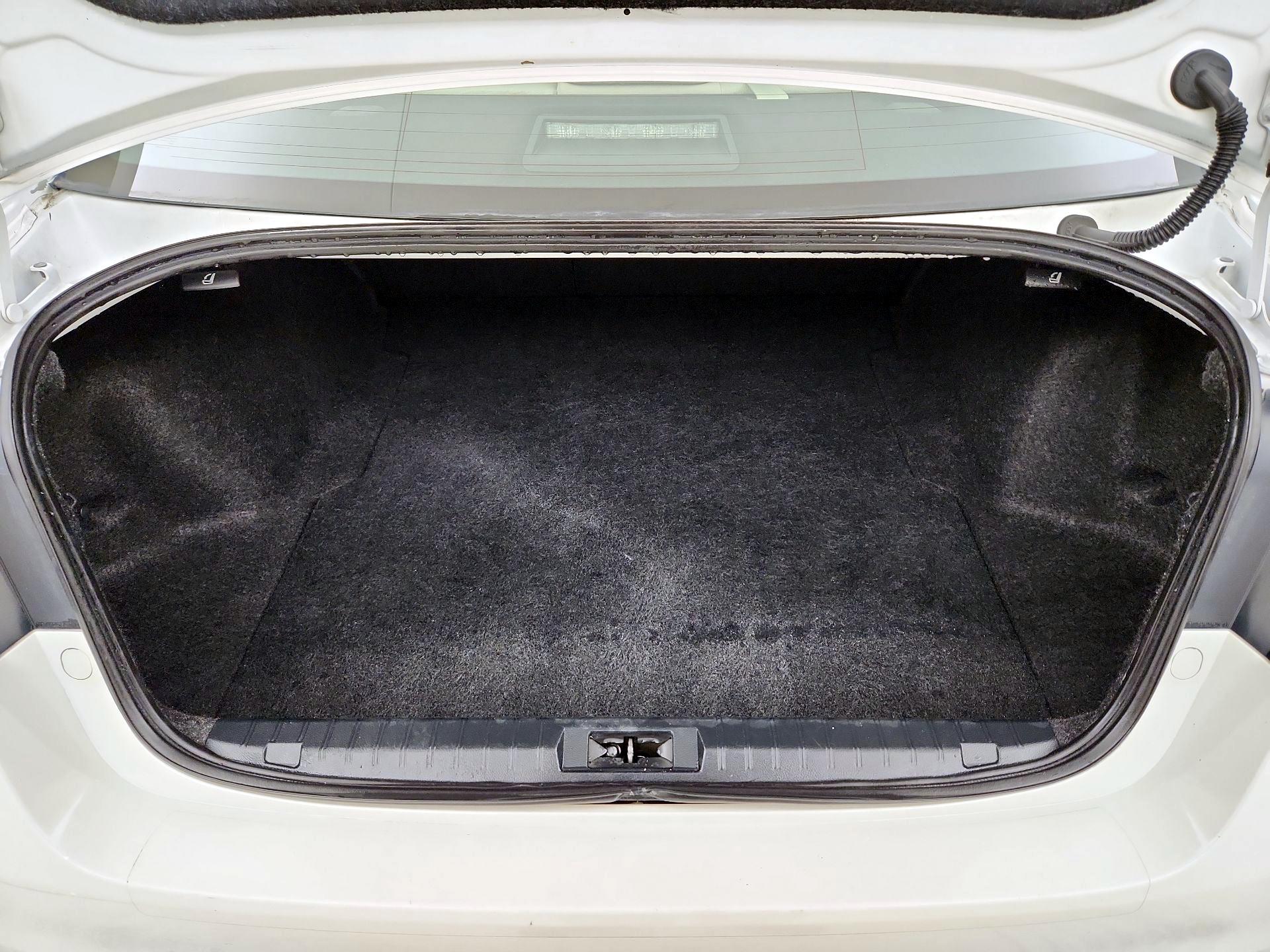 Thumbnail: 2015 Subaru Legacy - 20