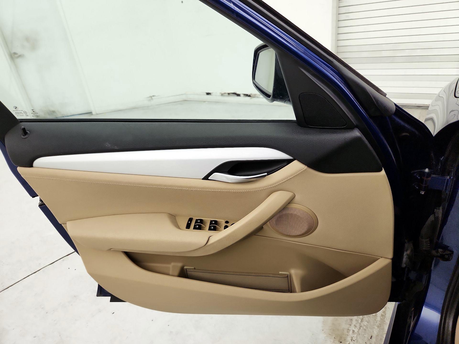 Thumbnail: 2015 BMW X1 - 12