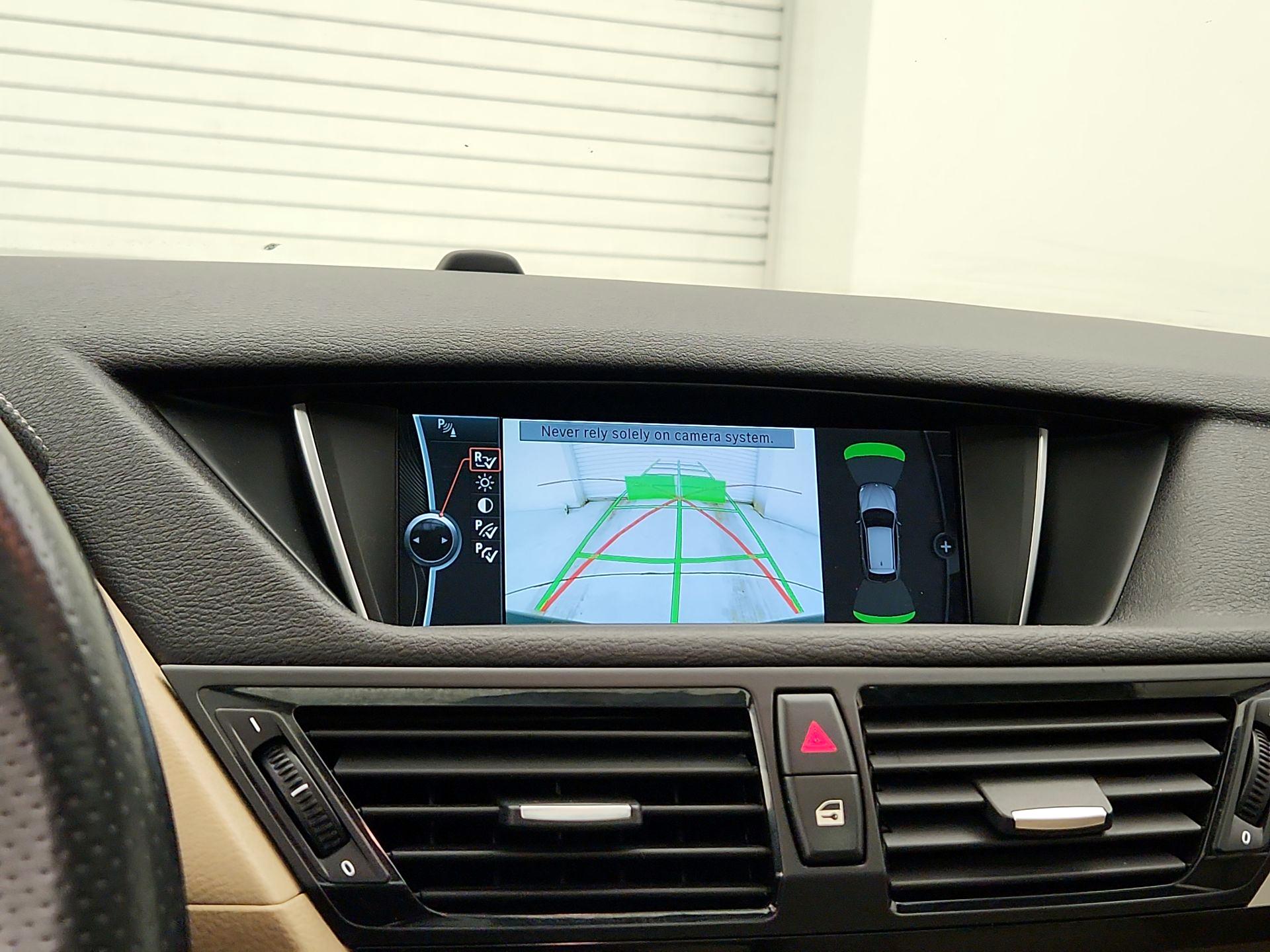 Thumbnail: 2015 BMW X1 - 15