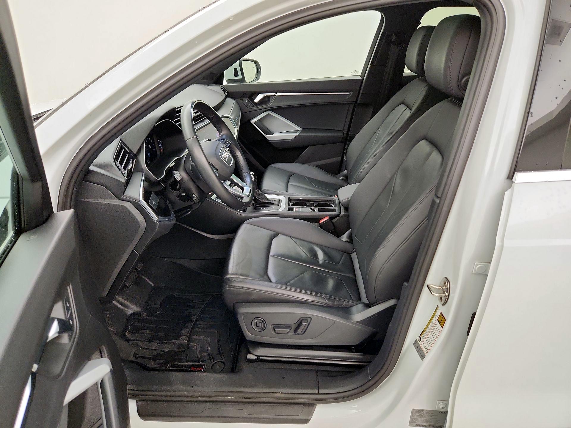 Thumbnail: 2022 Audi Q3 - 11