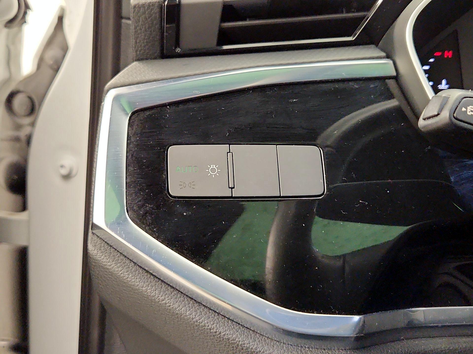 Thumbnail: 2022 Audi Q3 - 13