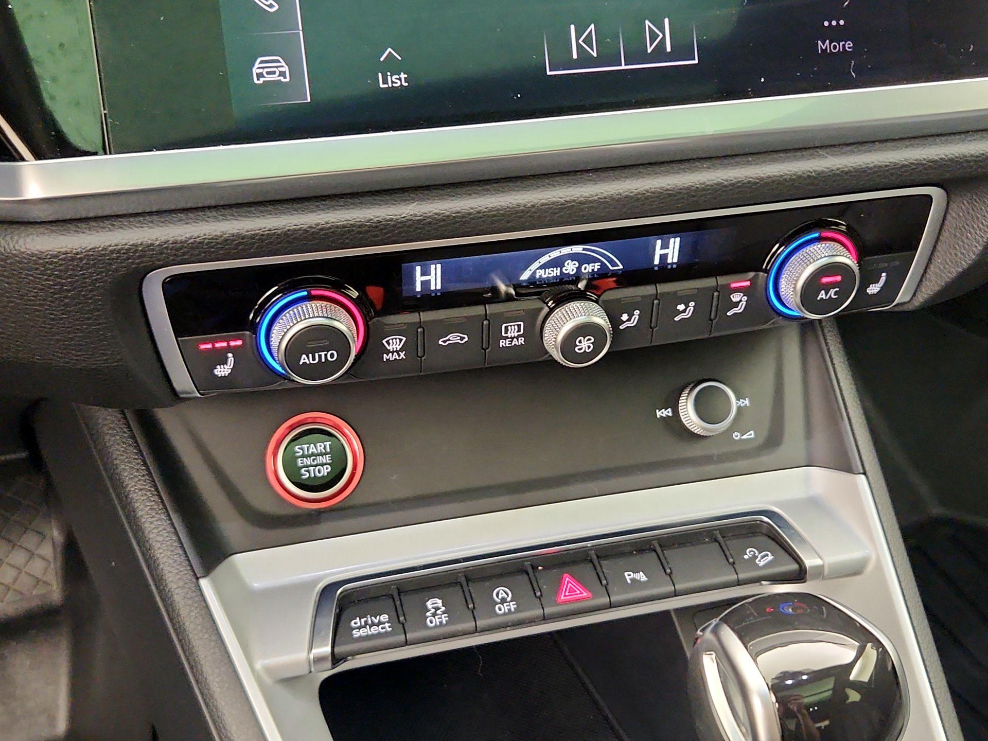 Thumbnail: 2022 Audi Q3 - 16