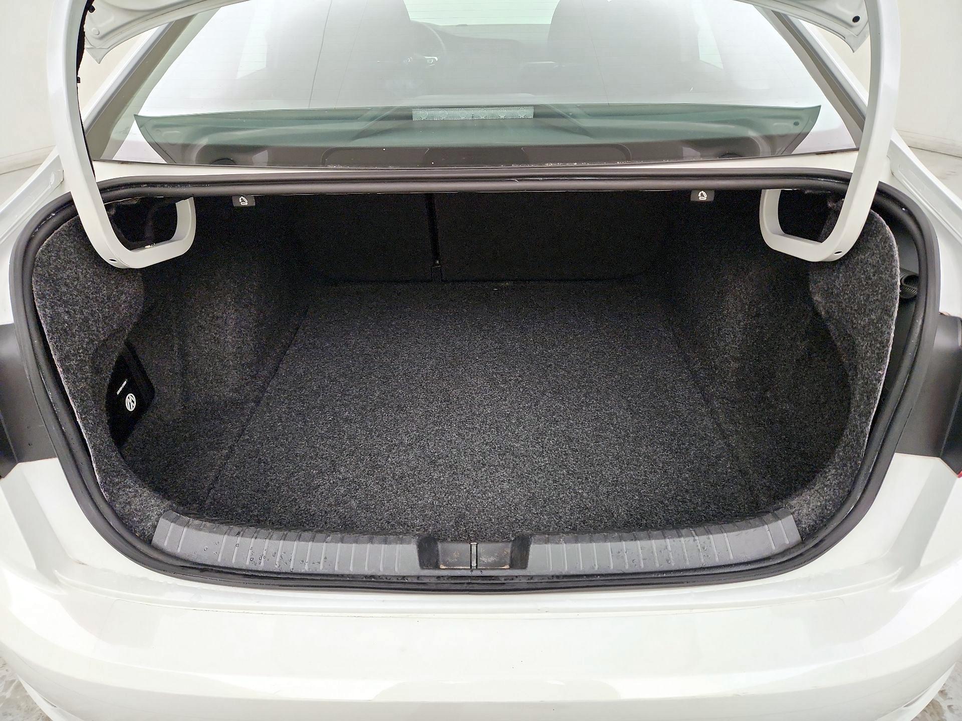 Thumbnail: 2020 Volkswagen Jetta - 20