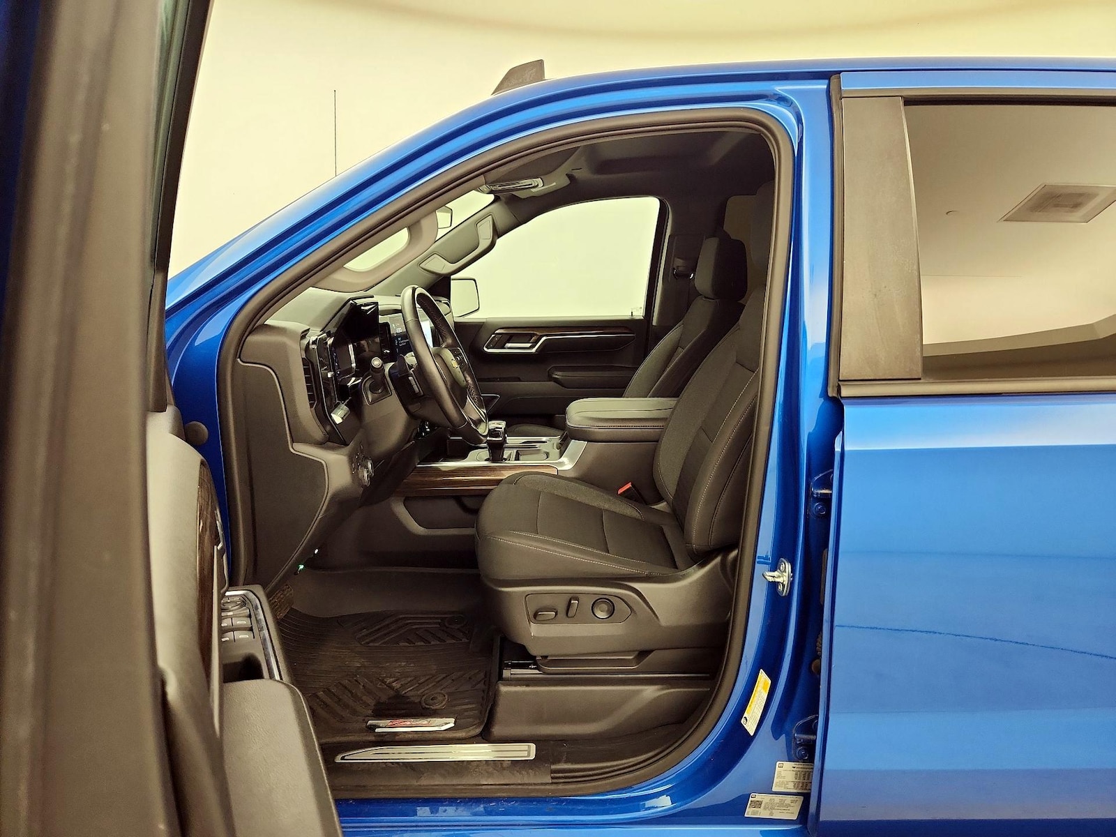 2023 Chevrolet Silverado 1500 LT - Photo 12