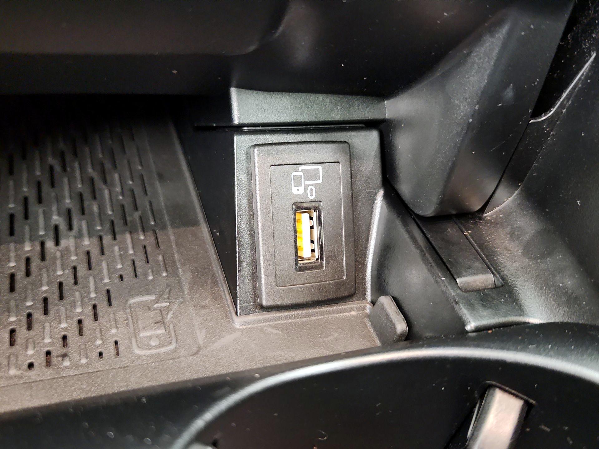 Thumbnail: 2021 Mercedes-Benz C-Class - 18