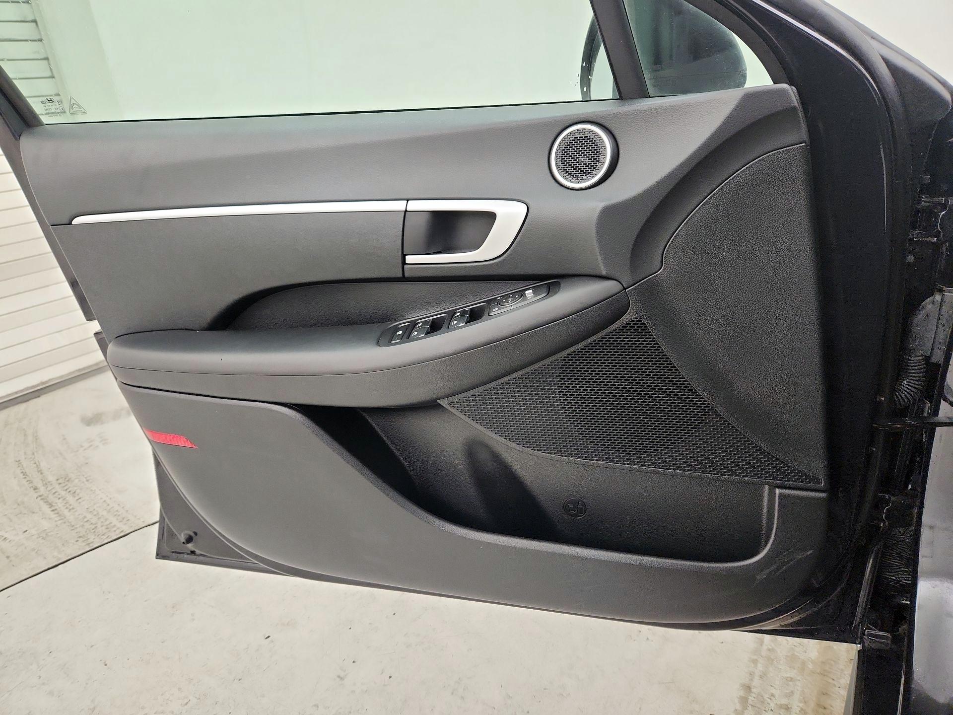 Thumbnail: 2023 Hyundai Sonata - 12