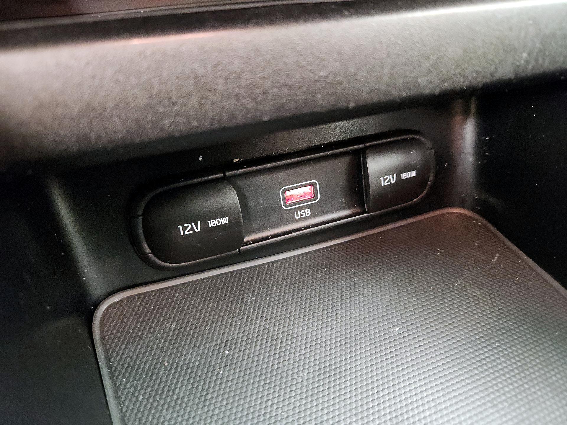 Thumbnail: 2022 Kia Forte - 18