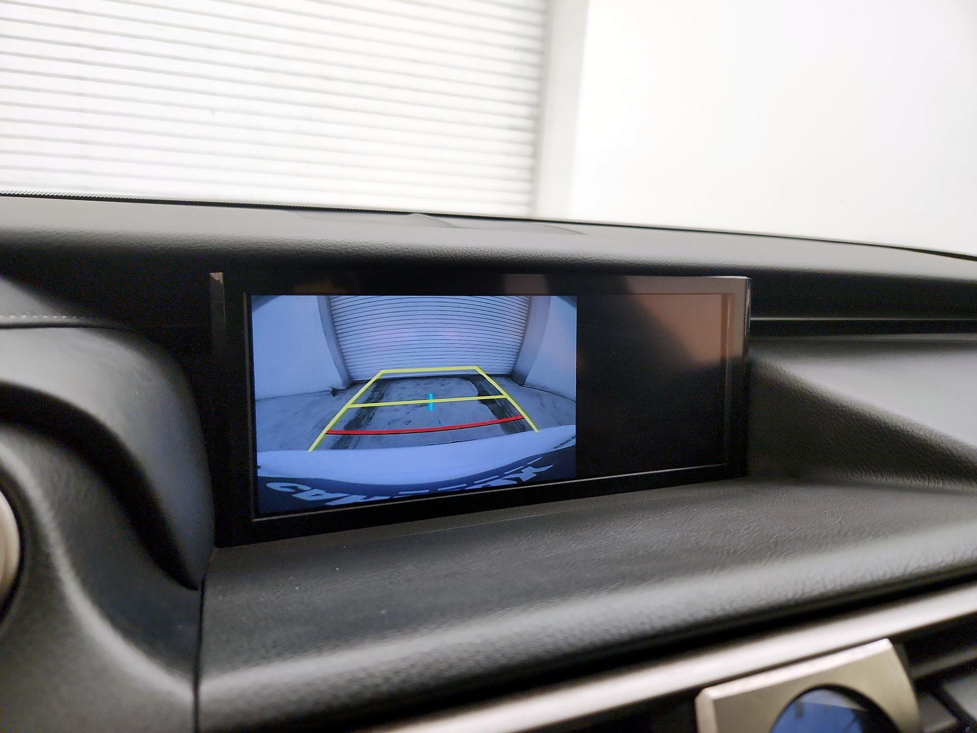 Thumbnail: 2020 Lexus IS - 15