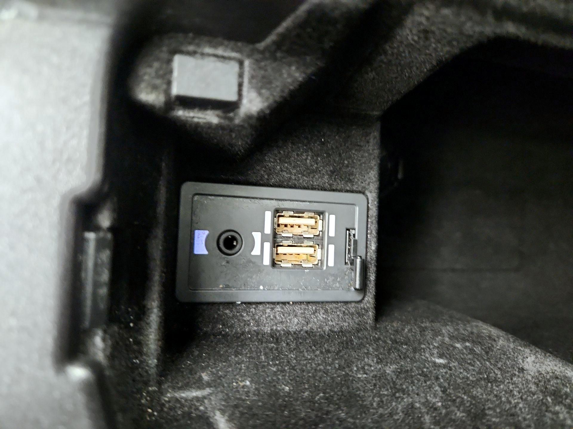 Thumbnail: 2020 Lexus IS - 19