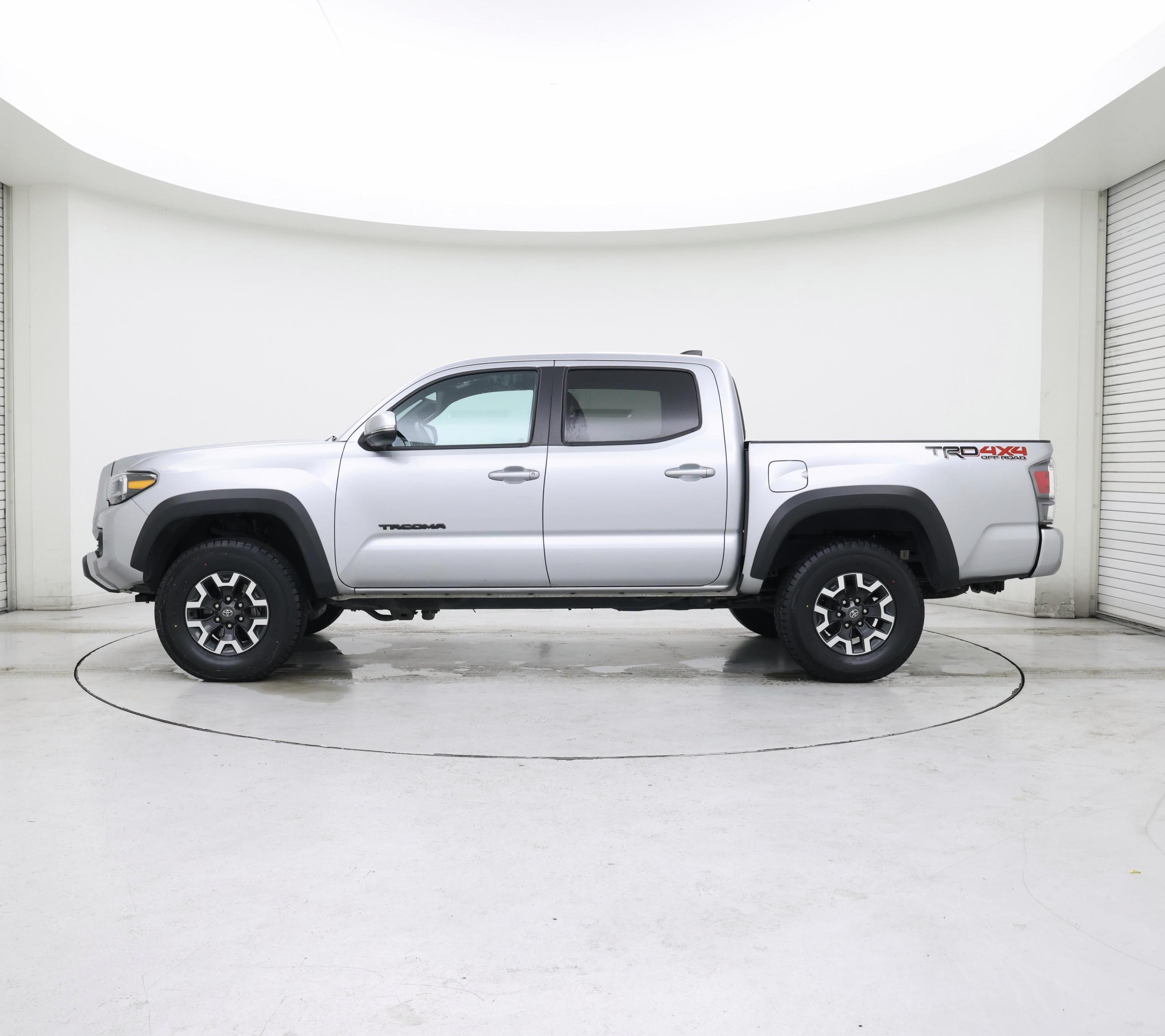 Thumbnail: 2022 Toyota Tacoma - 3