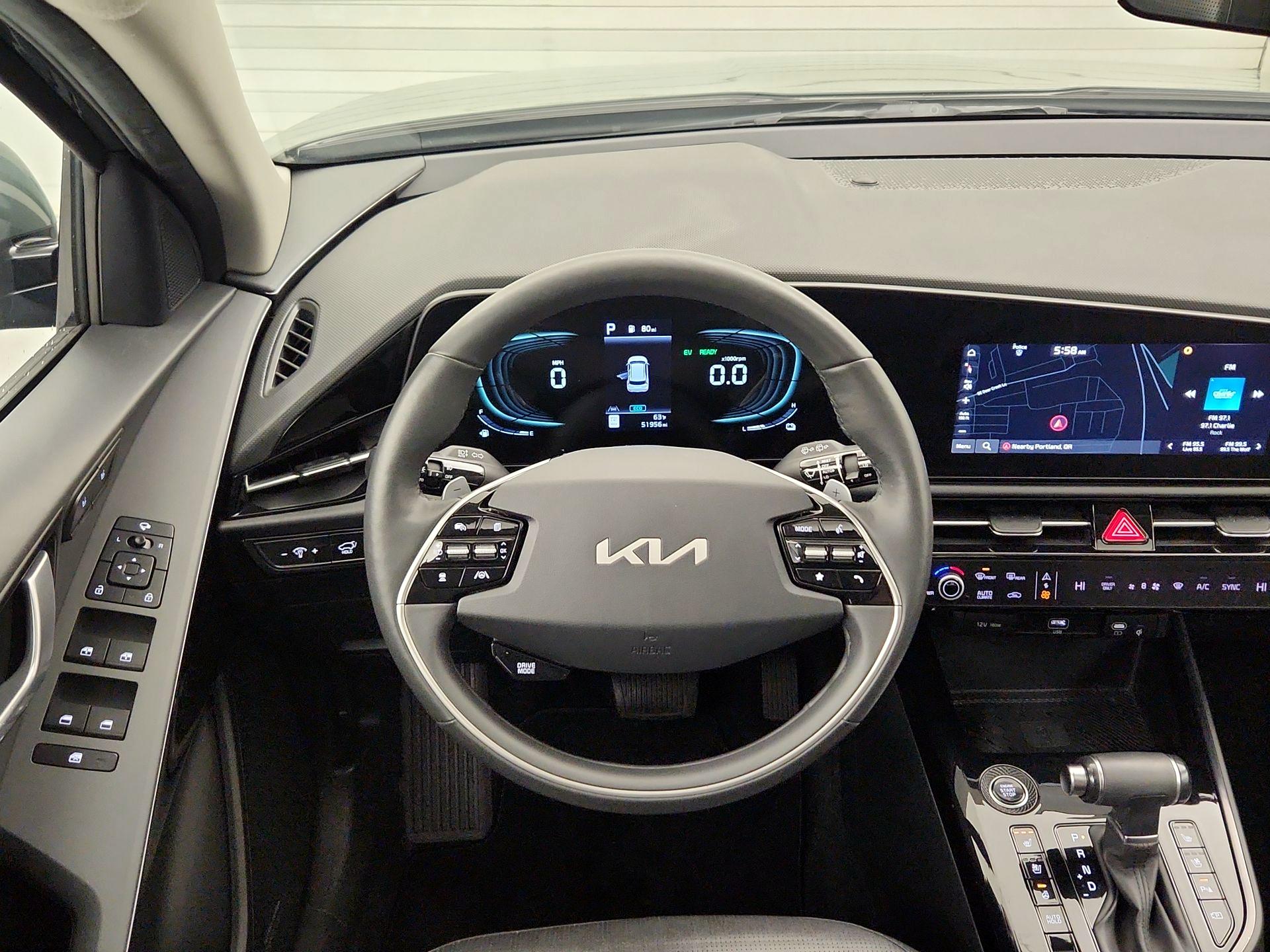 Thumbnail: 2023 Kia Niro - 10