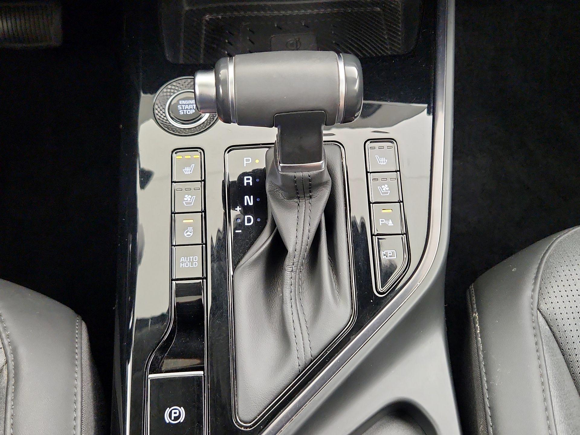 Thumbnail: 2023 Kia Niro - 18