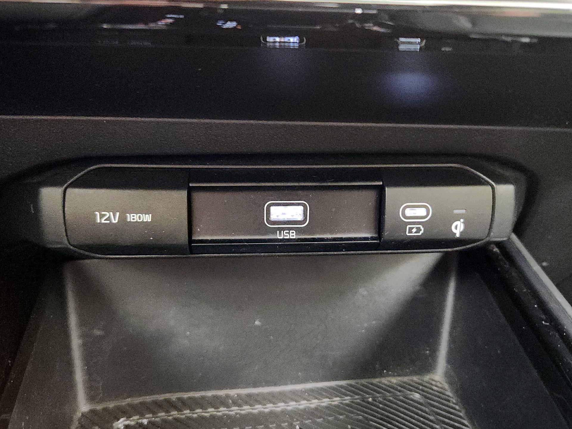 Thumbnail: 2023 Kia Niro - 19