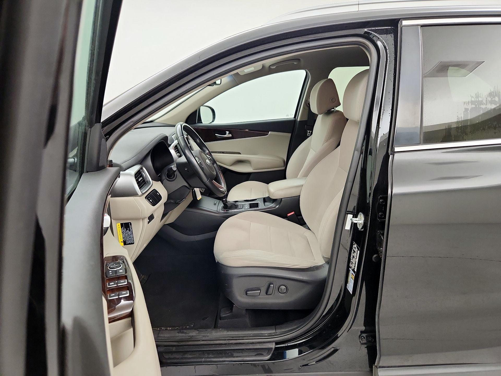 Thumbnail: 2017 Kia Sorento - 11