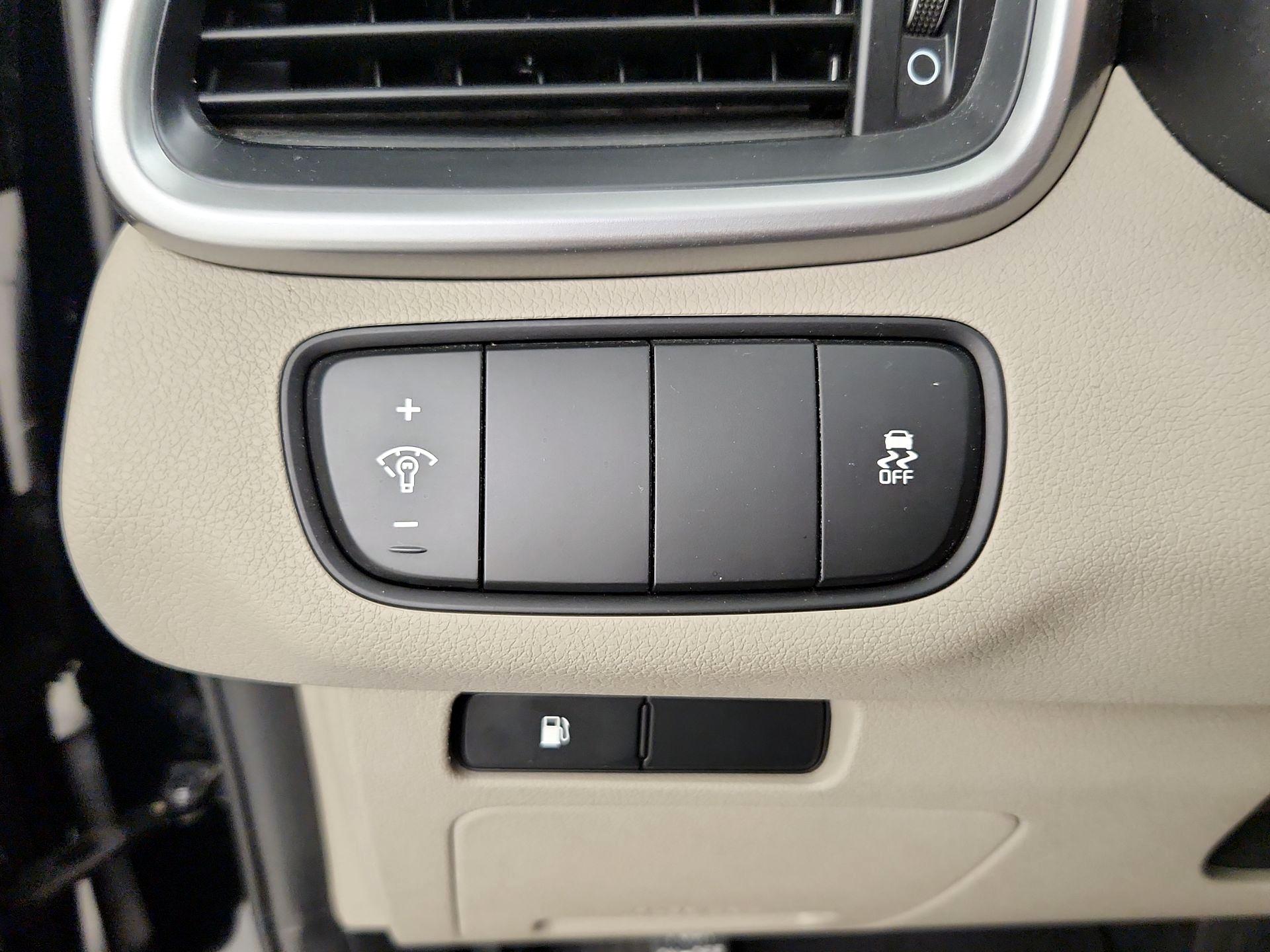 Thumbnail: 2017 Kia Sorento - 13