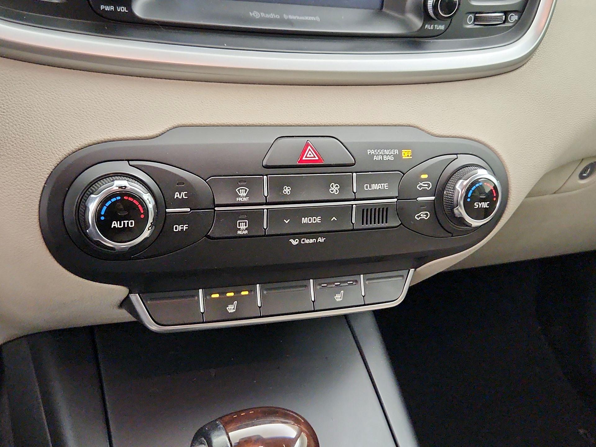 Thumbnail: 2017 Kia Sorento - 16