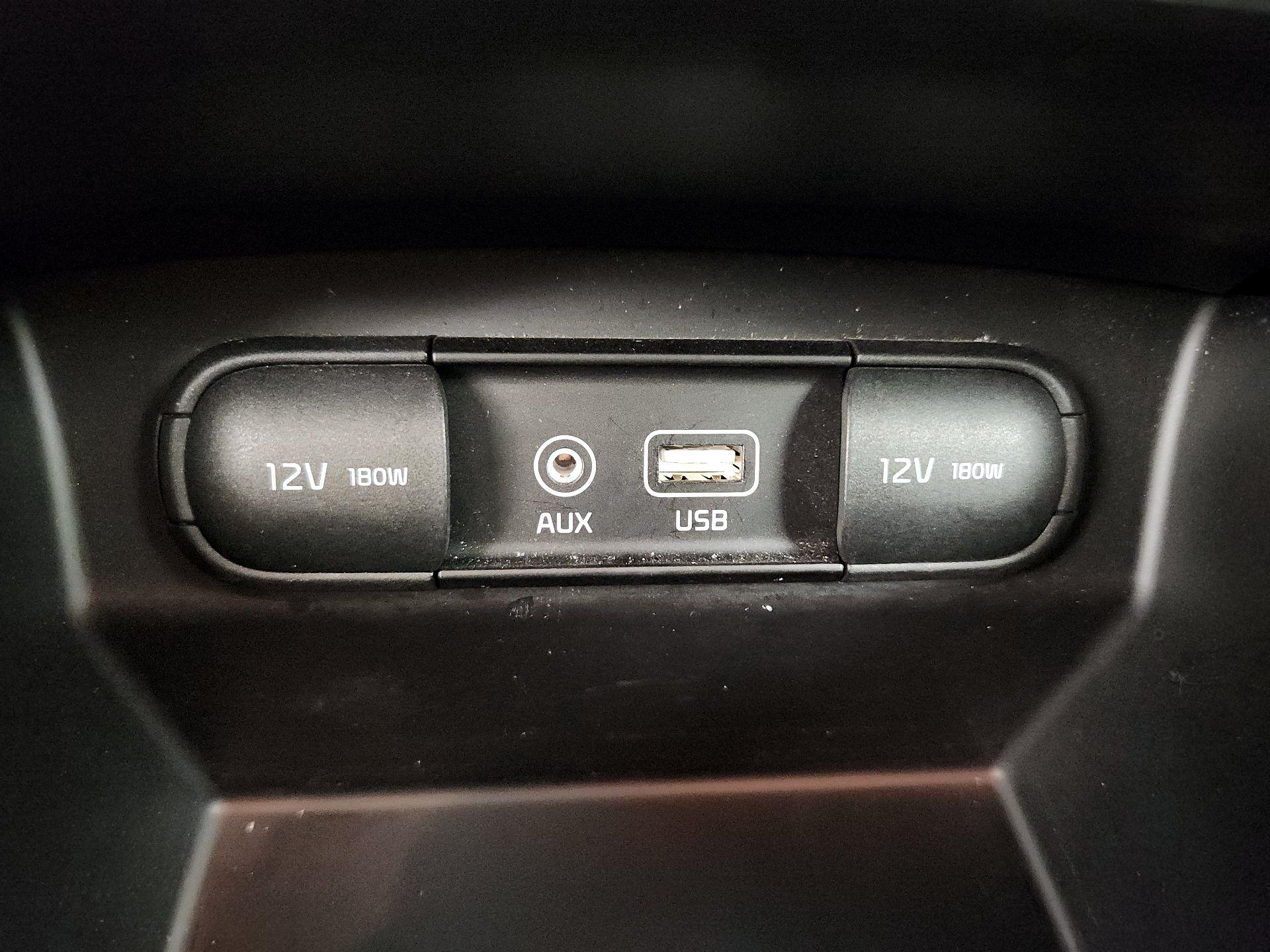 Thumbnail: 2017 Kia Sorento - 18