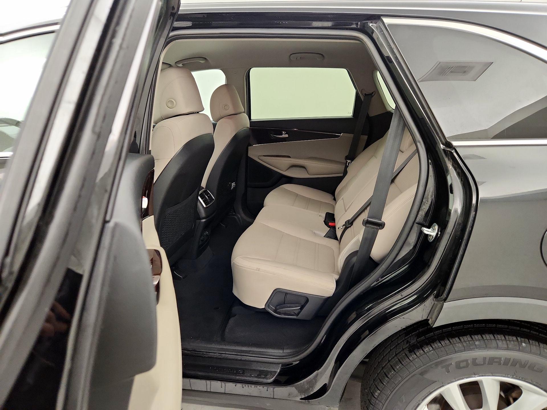 Thumbnail: 2017 Kia Sorento - 19