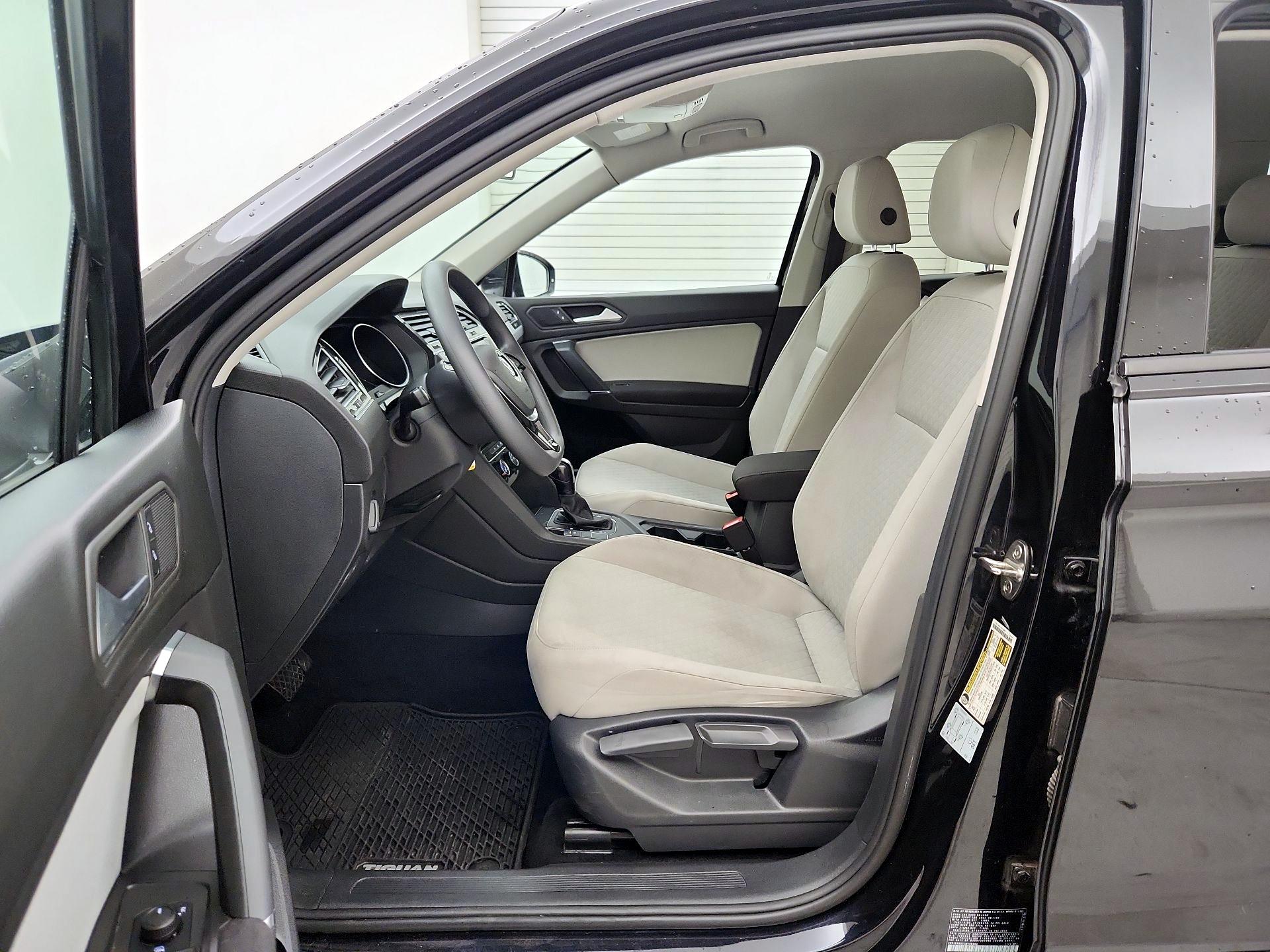 Thumbnail: 2020 Volkswagen Tiguan - 11