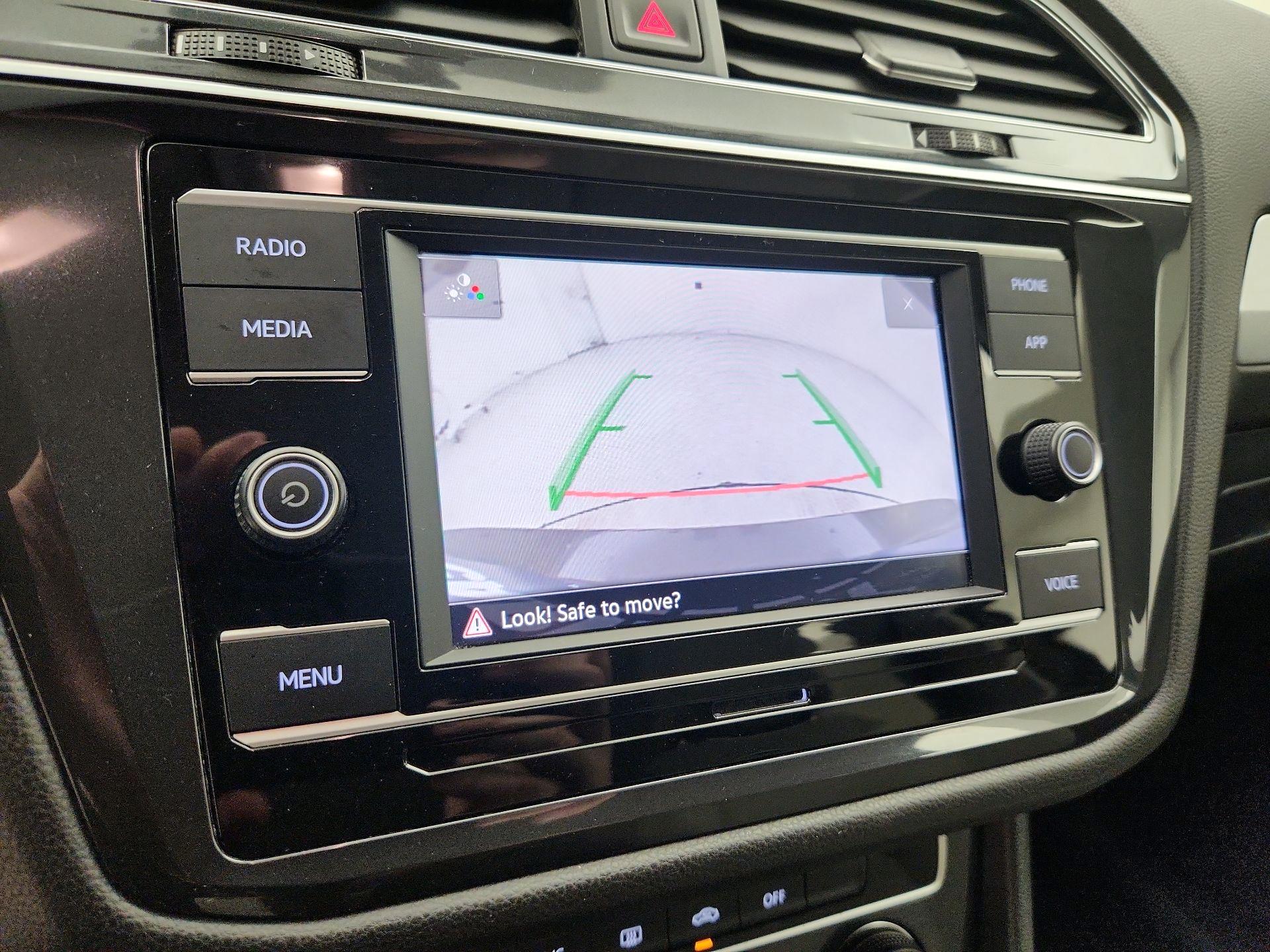 Thumbnail: 2020 Volkswagen Tiguan - 14