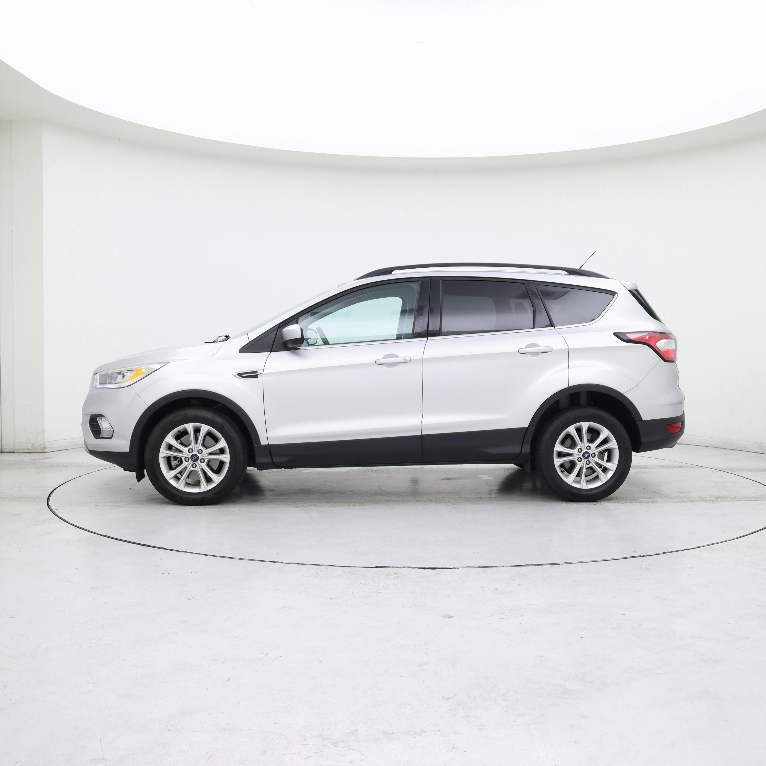 Thumbnail: 2017 Ford Escape - 3