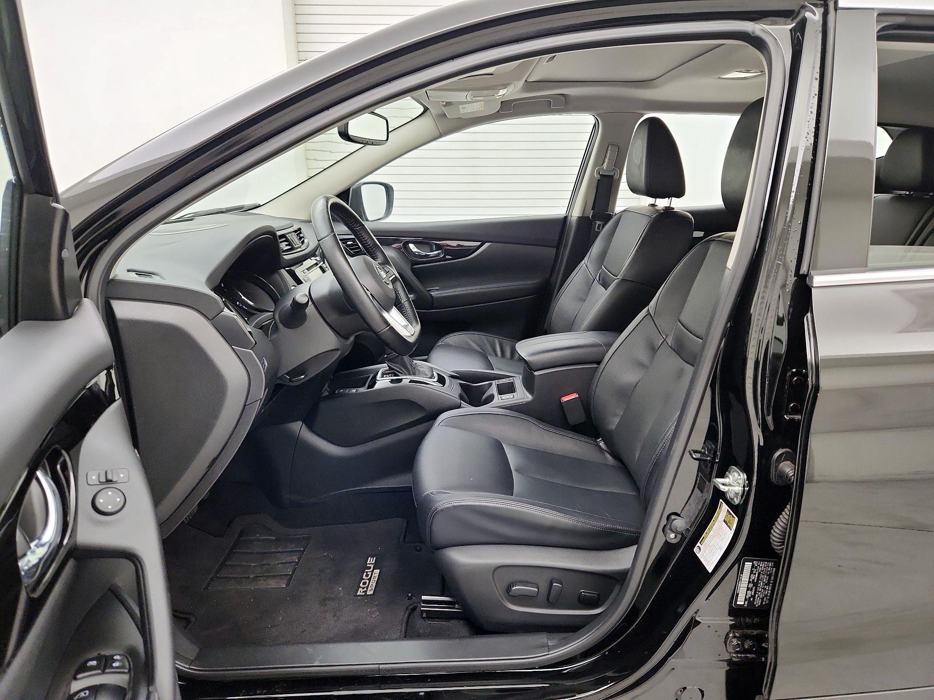 Thumbnail: 2021 Nissan Rogue Sport - 11