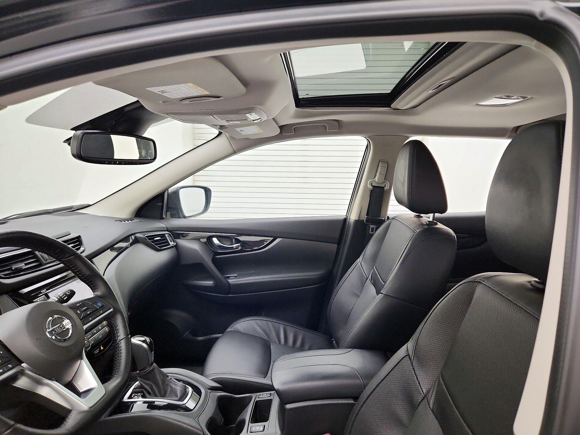 Thumbnail: 2021 Nissan Rogue Sport - 20