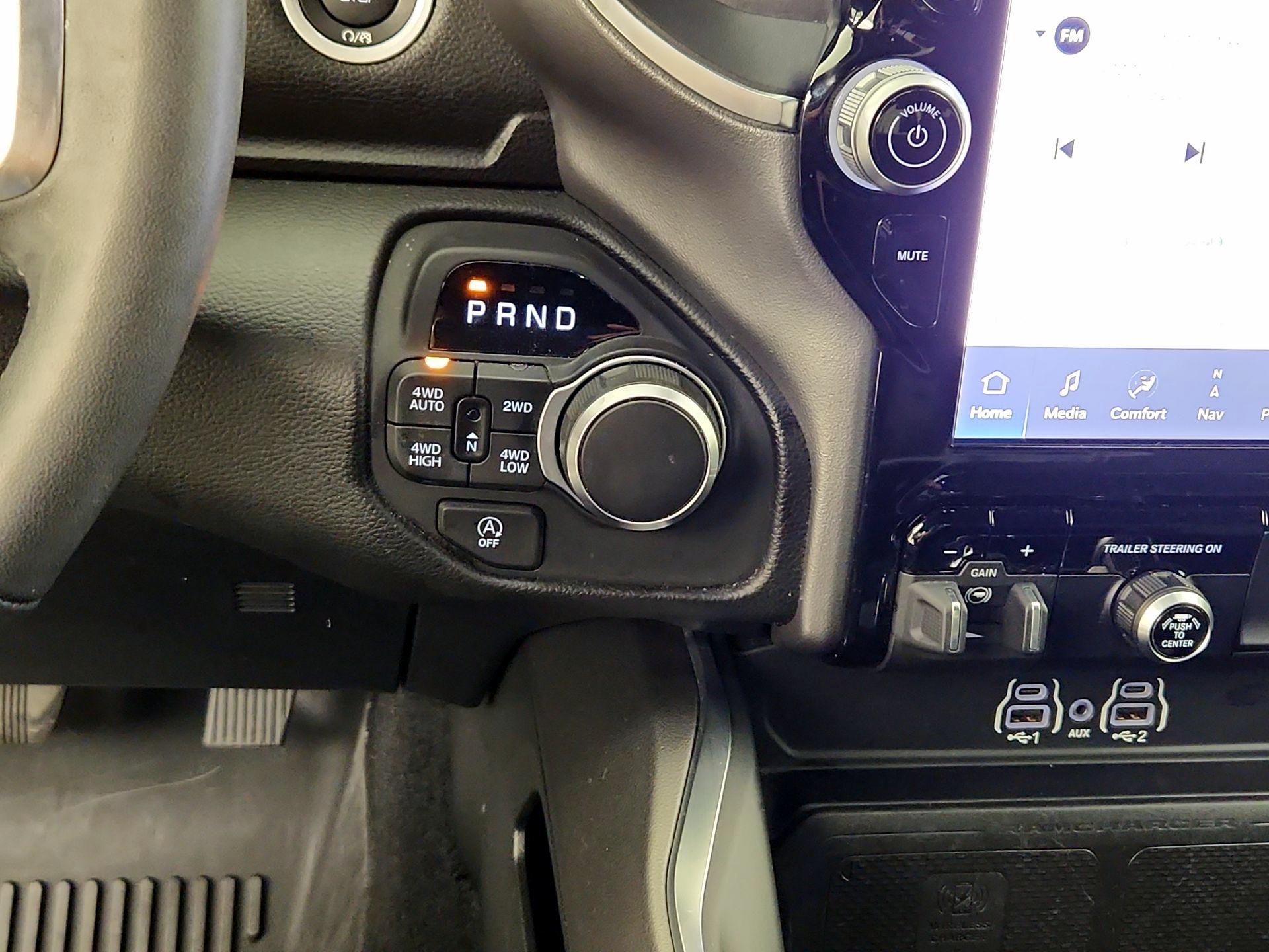 Thumbnail: 2025 RAM 1500 - 18