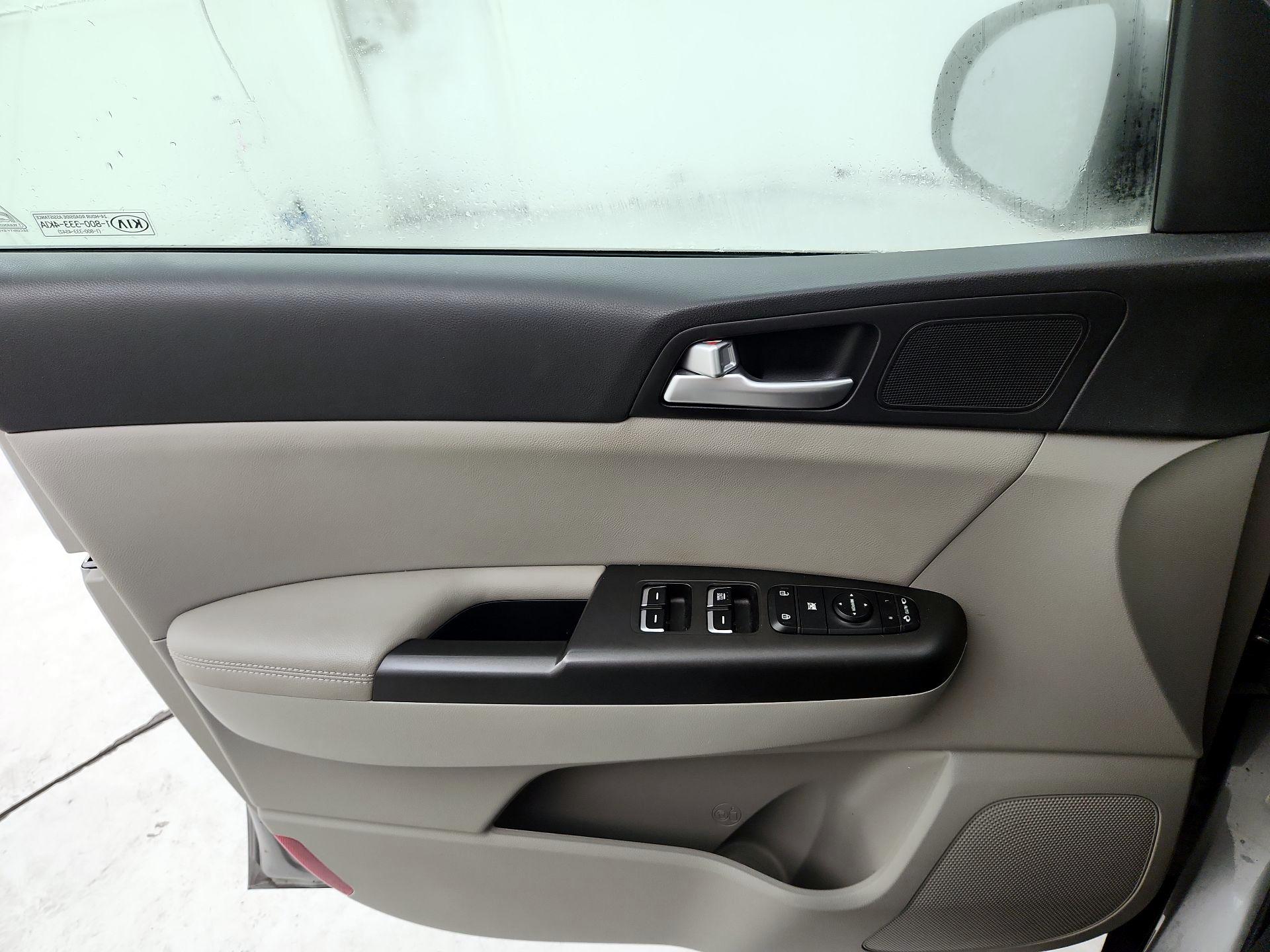 Thumbnail: 2020 Kia Sportage - 12