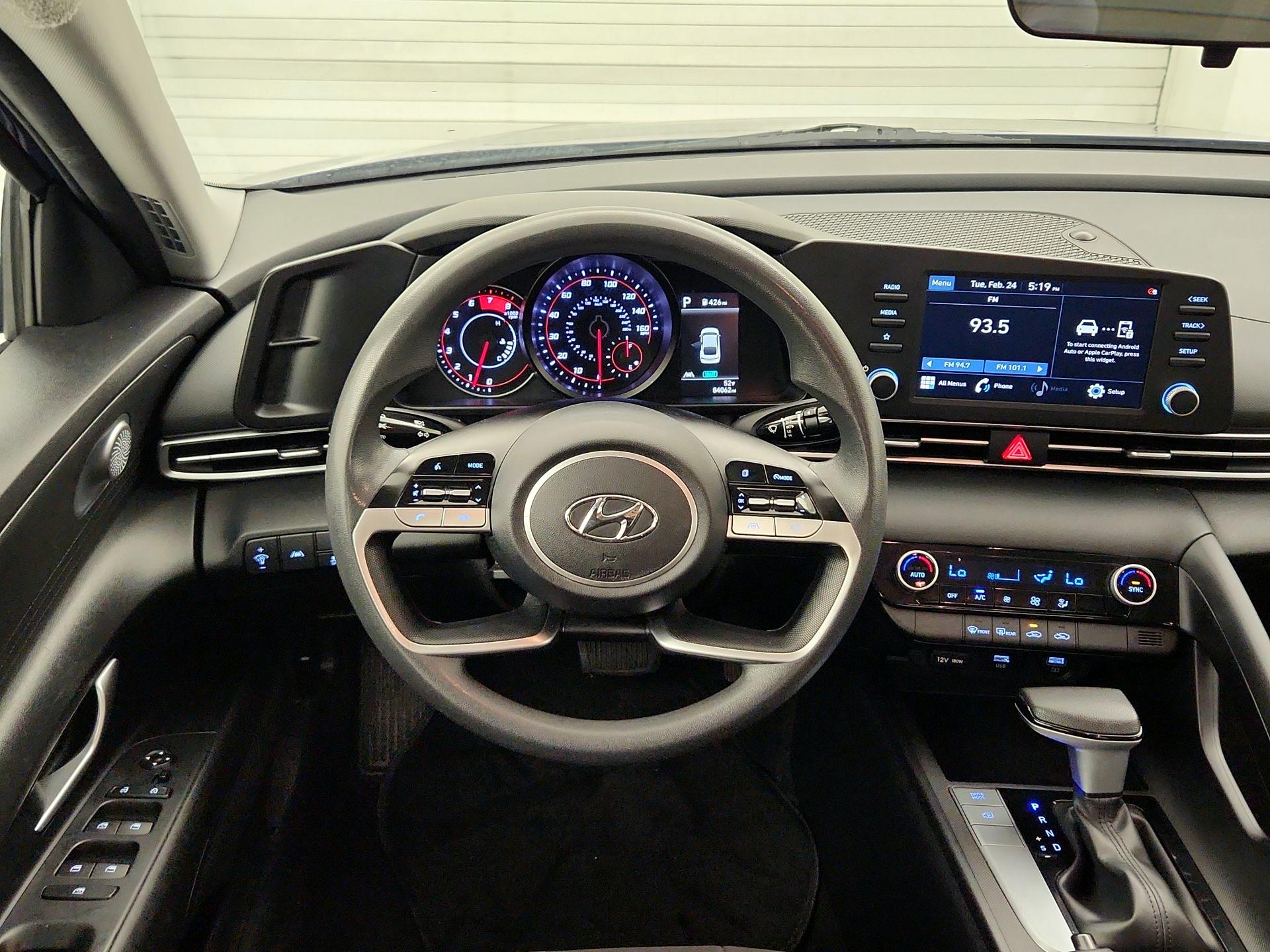 Thumbnail: 2022 Hyundai Elantra - 10