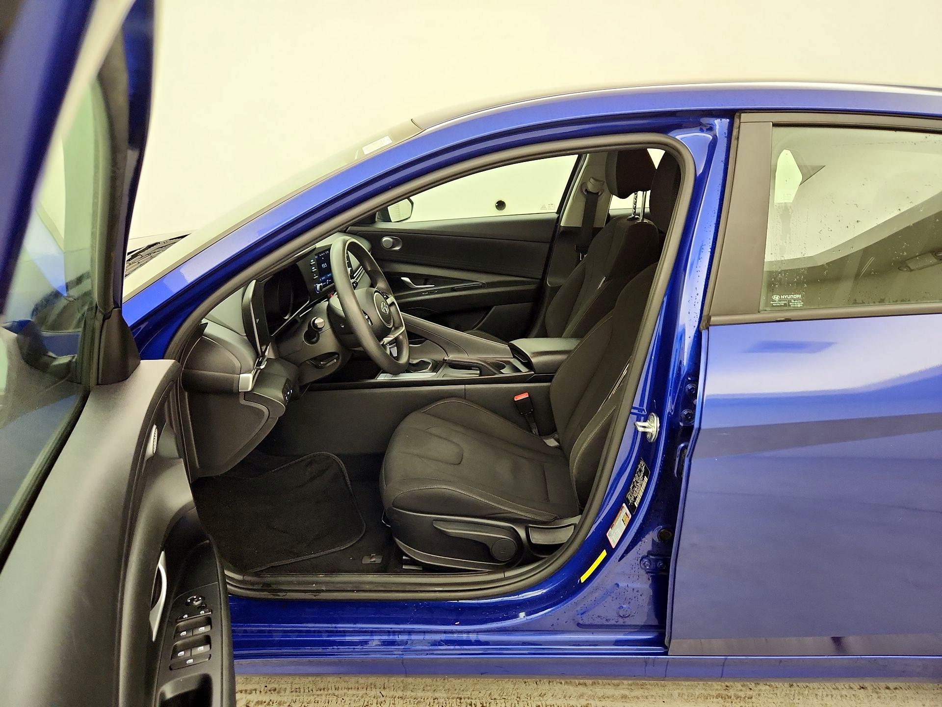 Thumbnail: 2022 Hyundai Elantra - 11