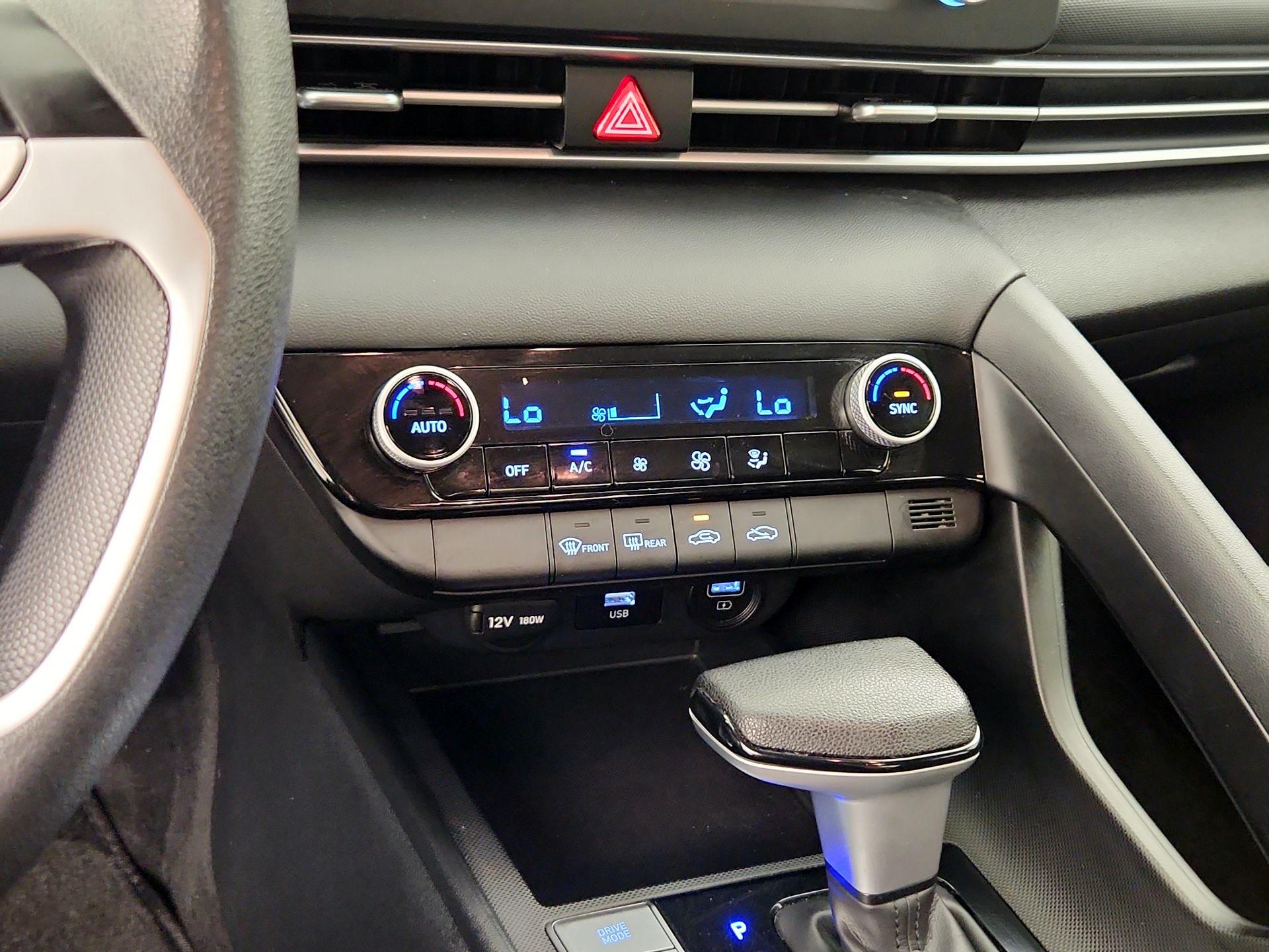 Thumbnail: 2022 Hyundai Elantra - 16