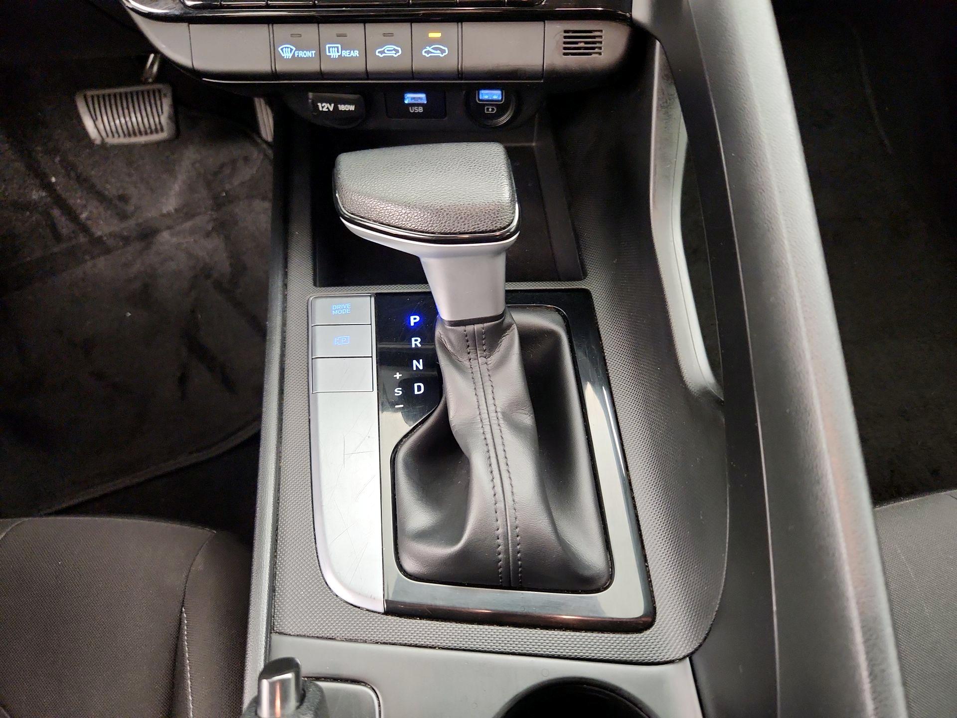 Thumbnail: 2022 Hyundai Elantra - 17