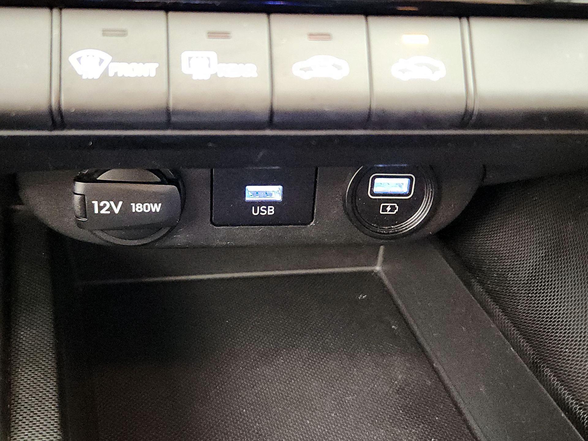 Thumbnail: 2022 Hyundai Elantra - 18