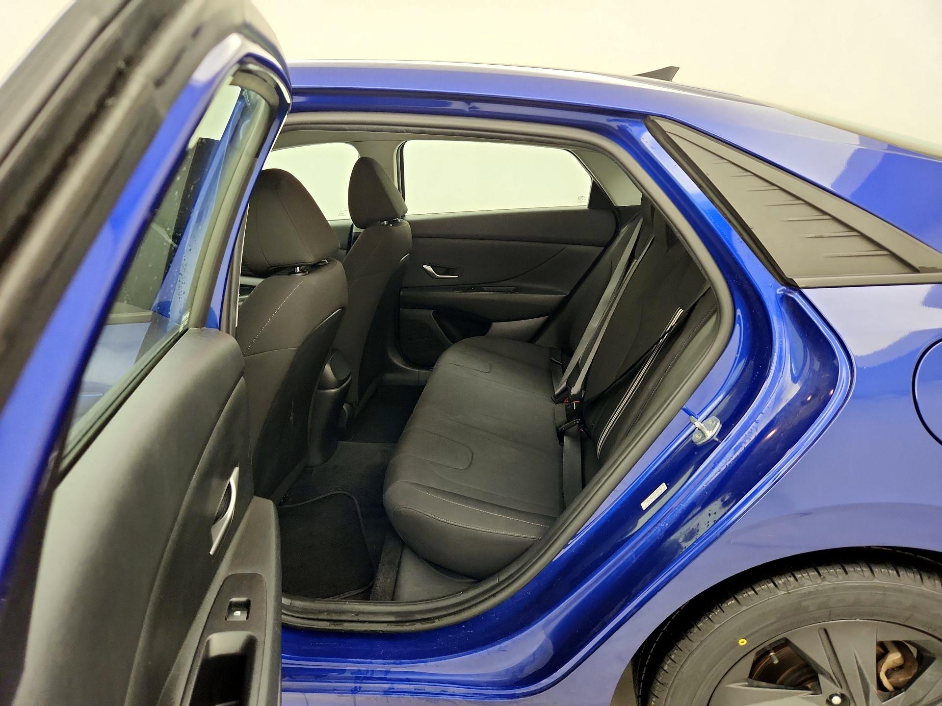 Thumbnail: 2022 Hyundai Elantra - 19