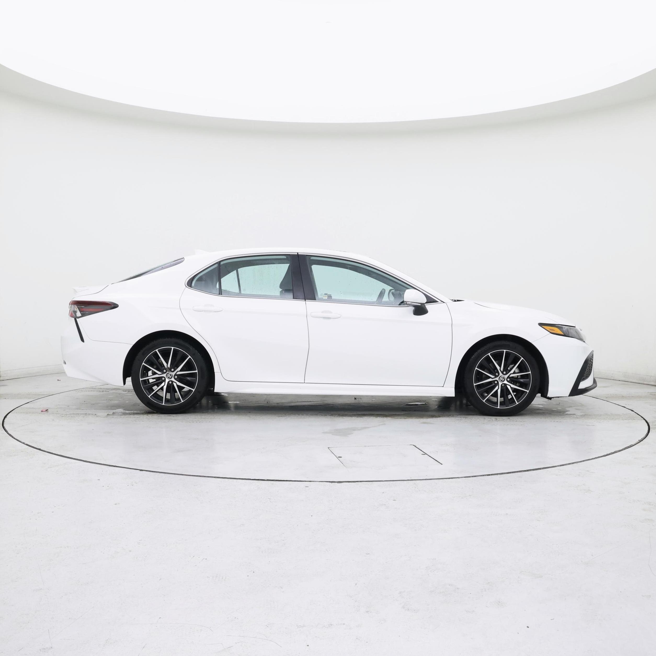 Thumbnail: 2023 Toyota Camry - 7